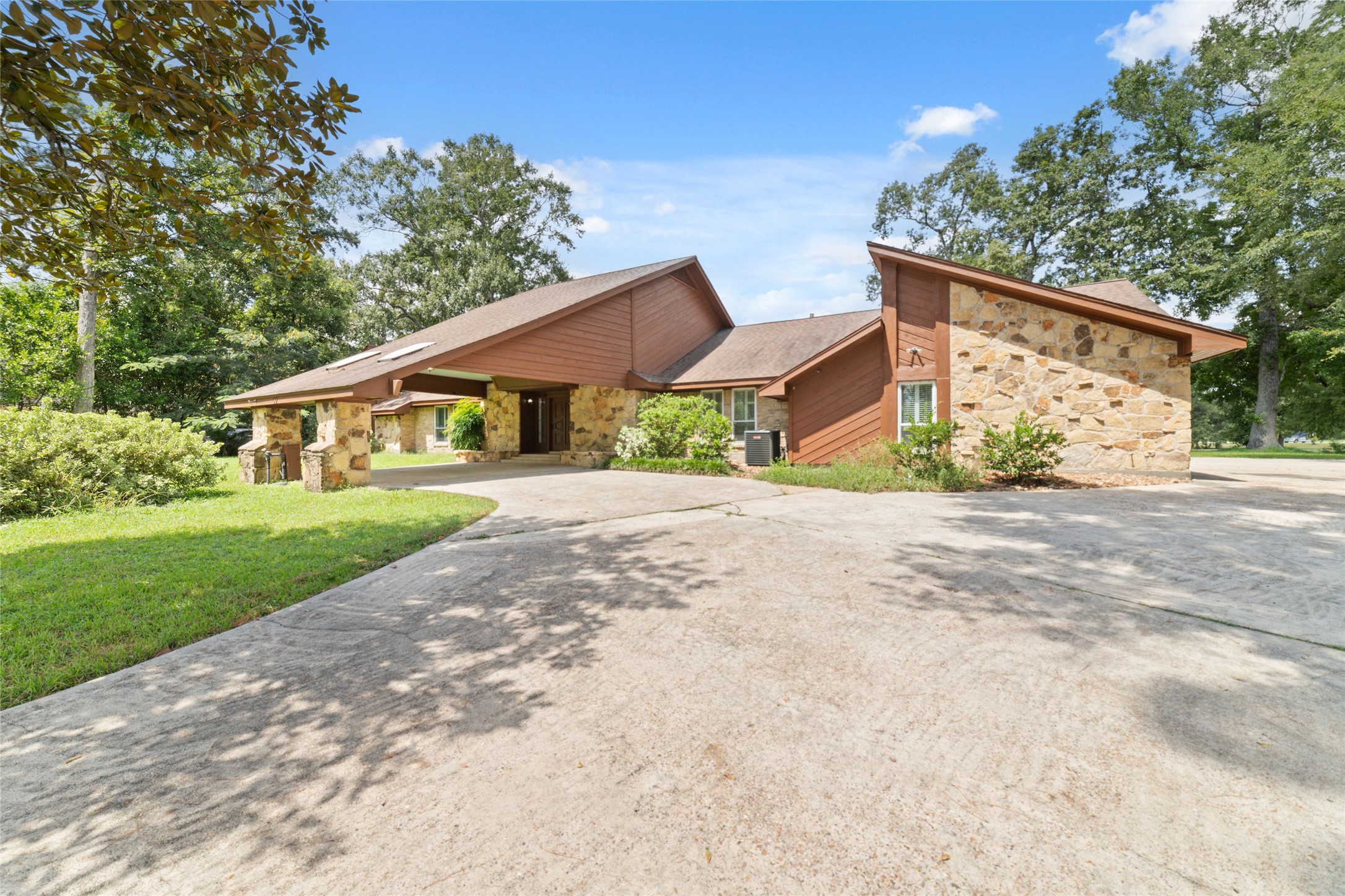 601 Brandon Road, Conroe, TX 77302 601 Brandon Road, Conroe, TX 77302
