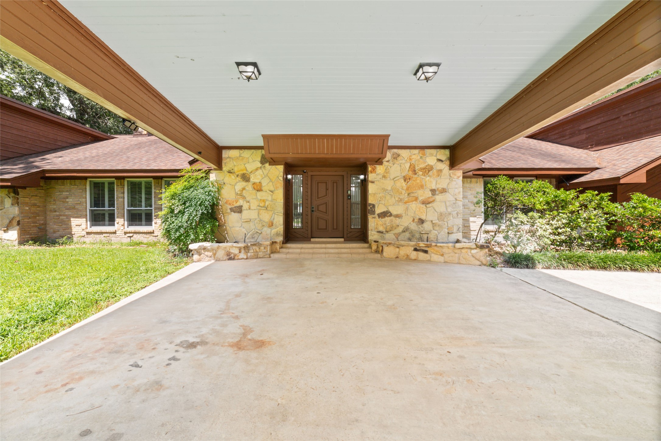 601 Brandon Road, Conroe, TX 77302 601 Brandon Road, Conroe, TX 77302