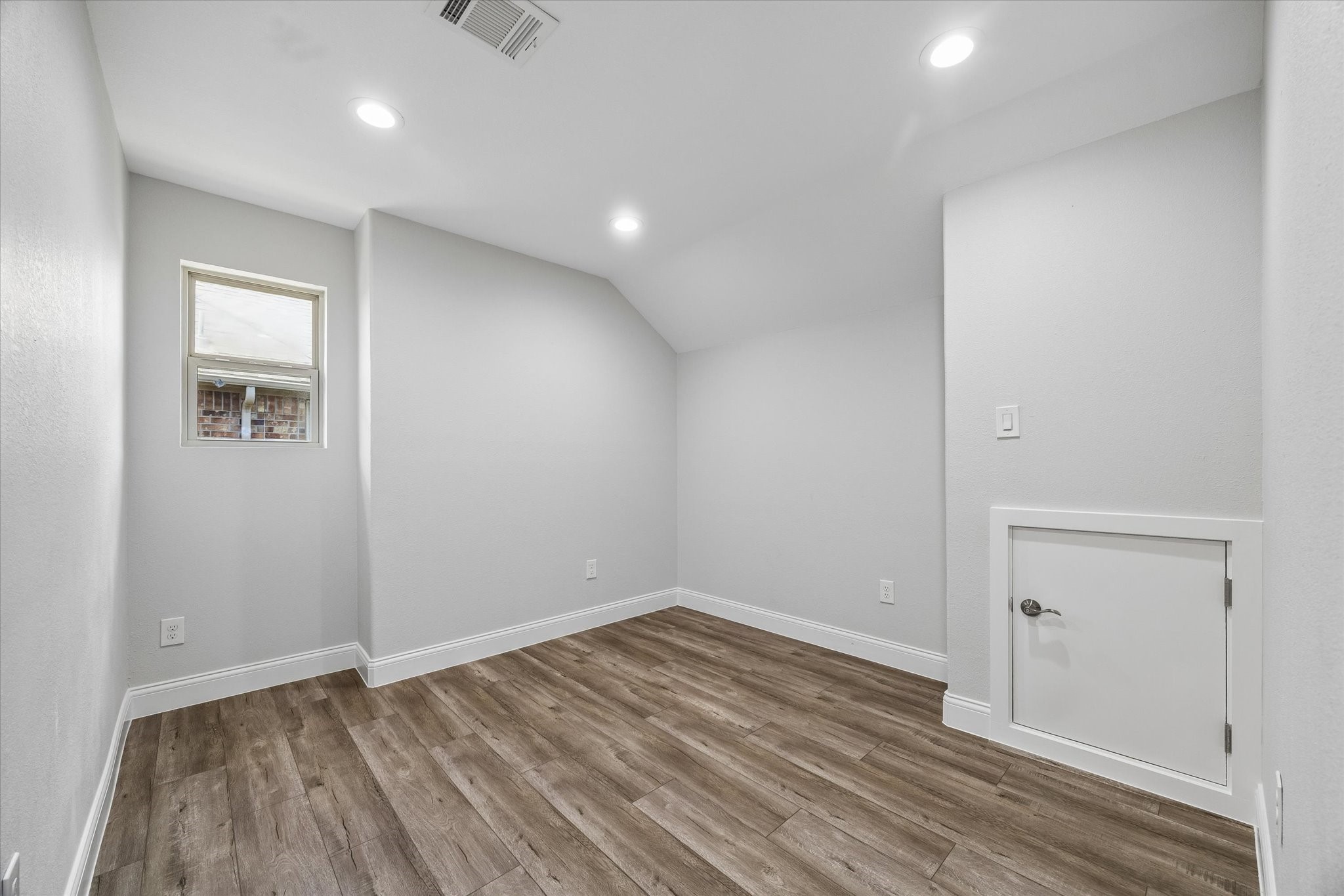 Flex Room  Versatile bonus room ideal for a media room, gym, or hobby space