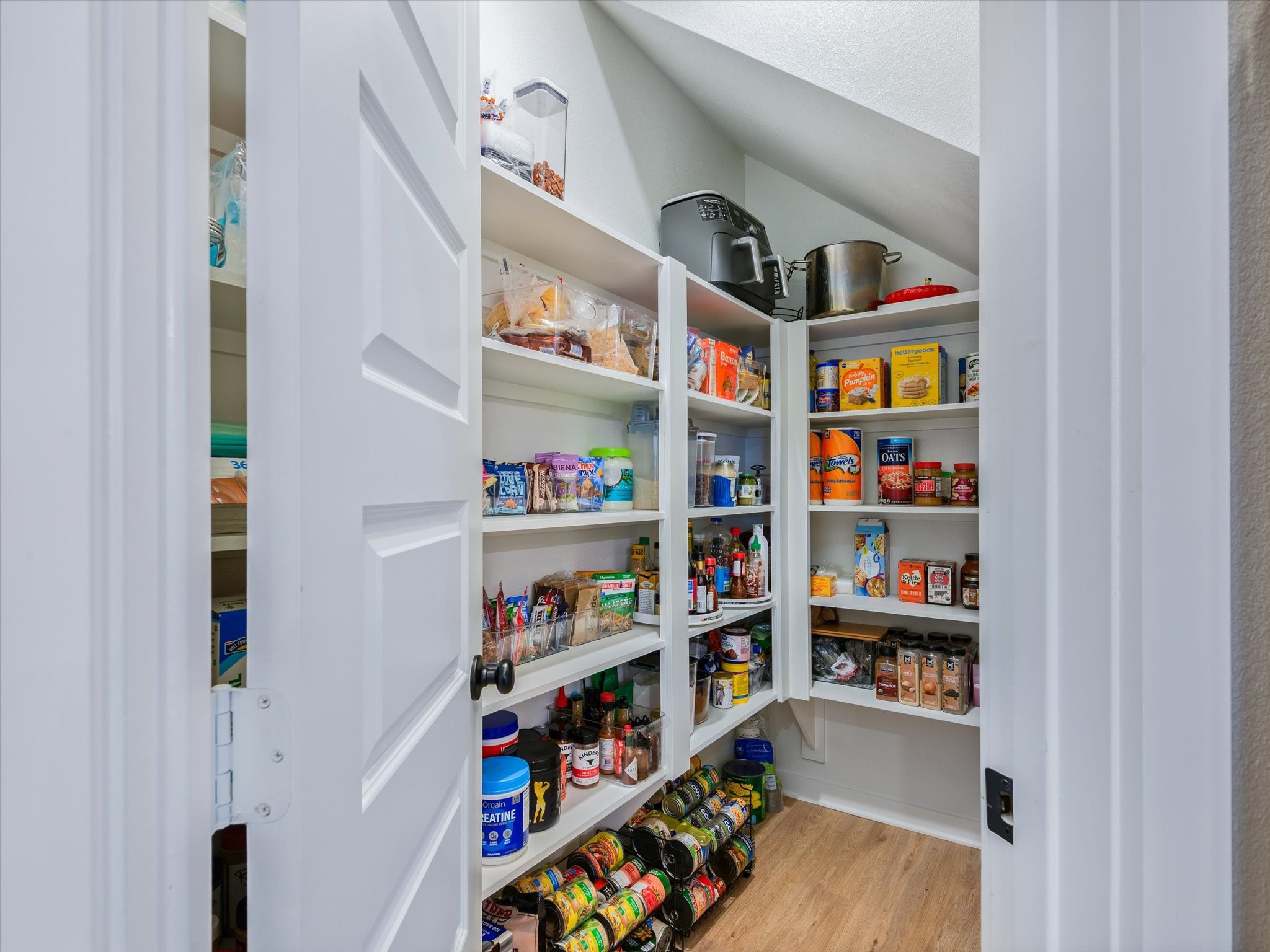 Walk in pantry