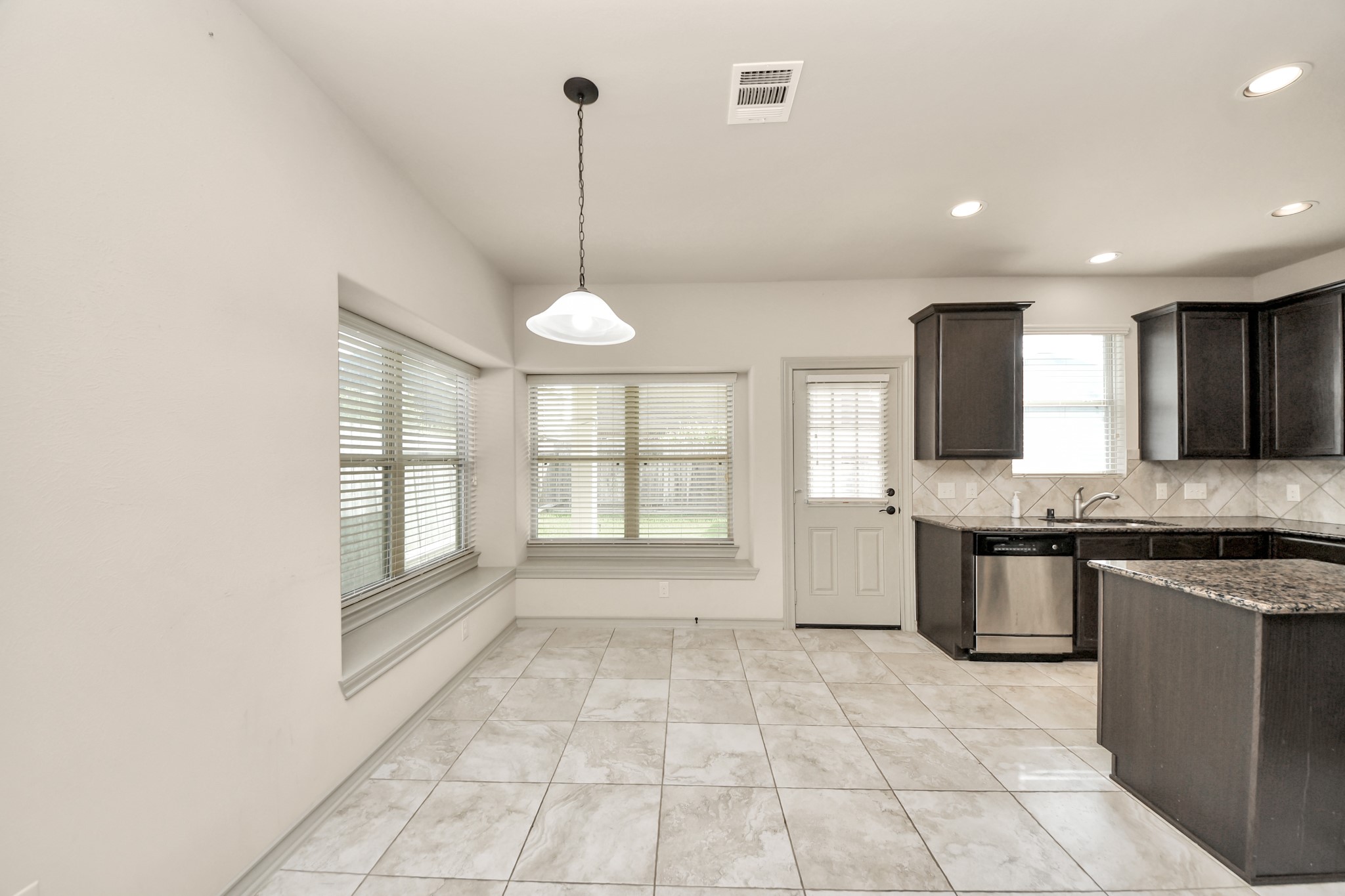 2339 Argos Drive, Missouri City, TX 77459