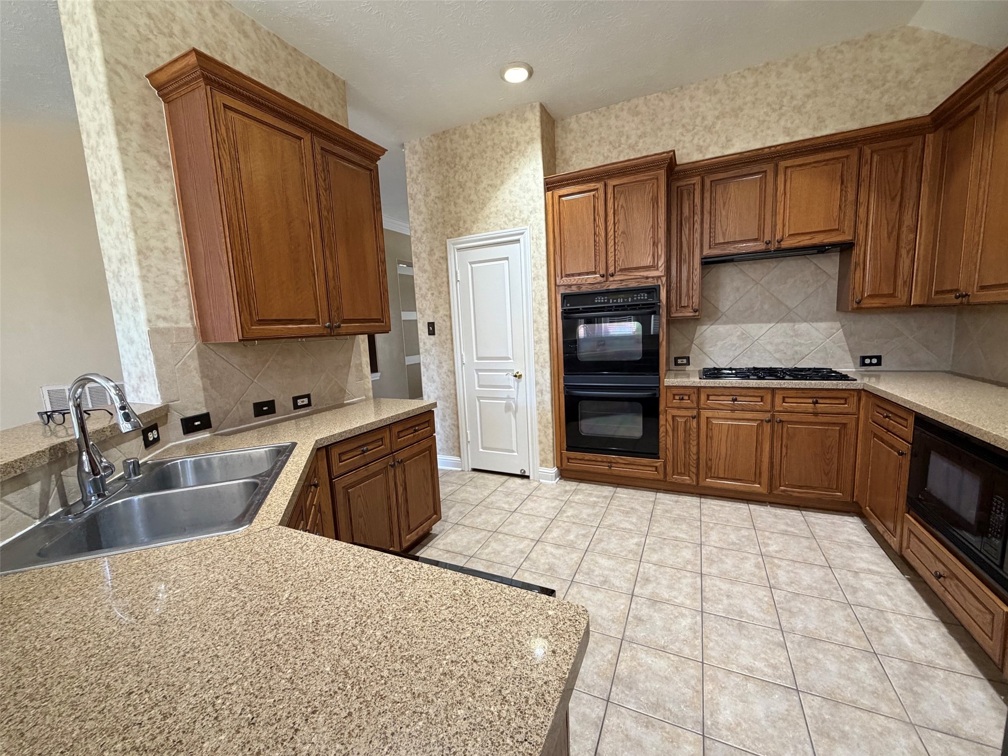 3303 Thistlegrove Lane, Sugar Land, TX 77498