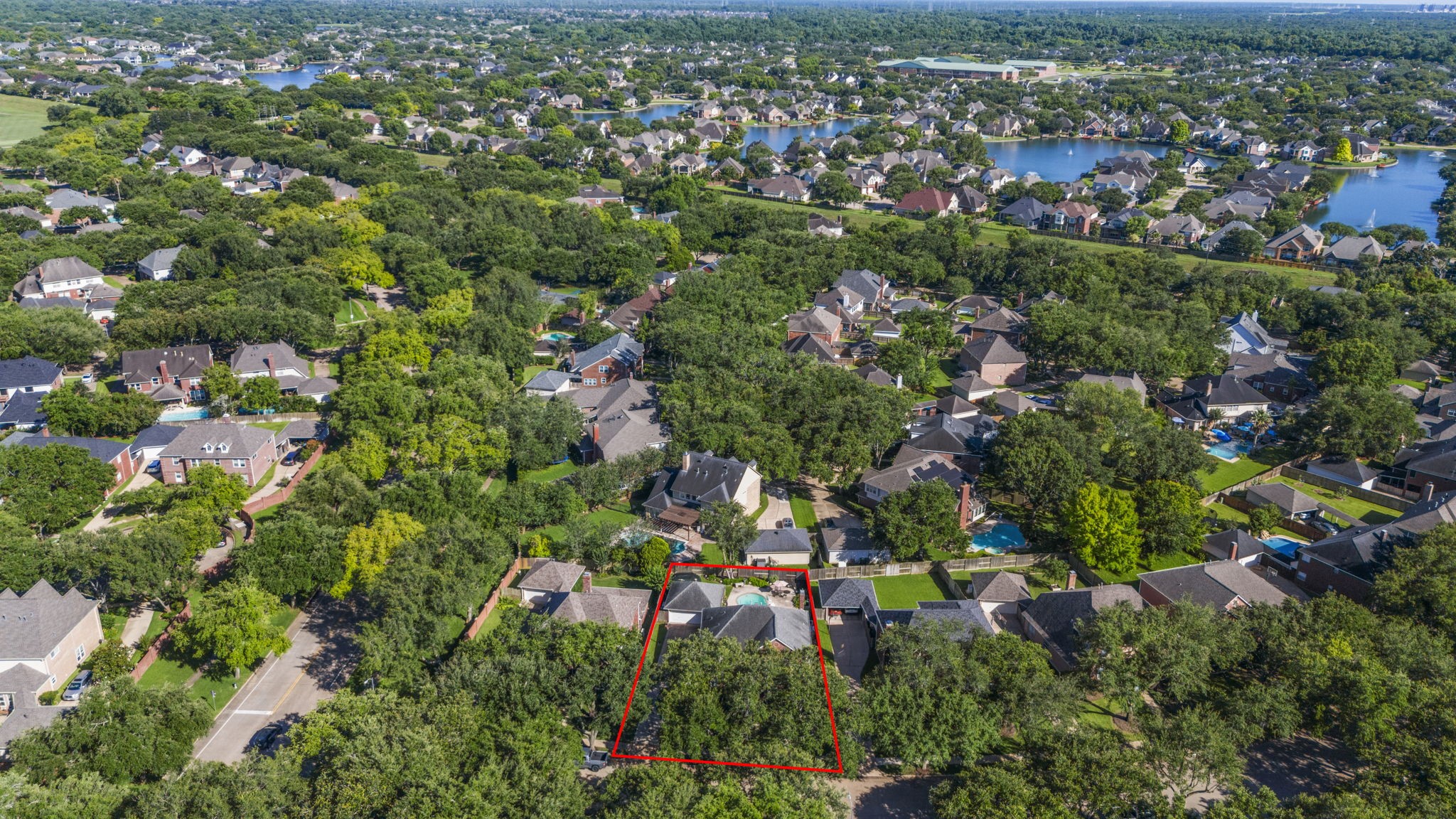 Within walking distance to the neighborhood park and playground, while also just minutes from Sugar Land Town Squares shopping, dining, and entertainment.