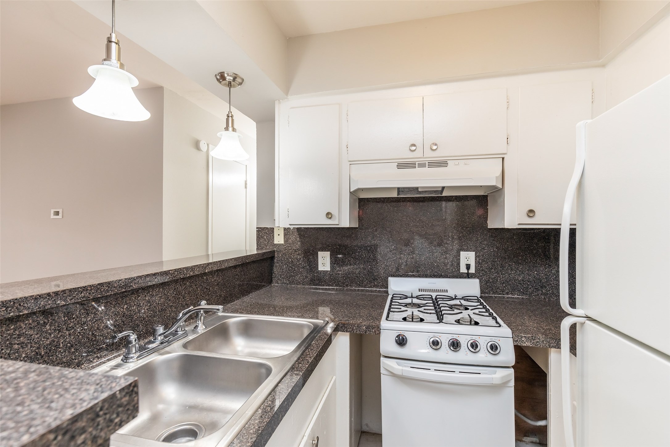 425 Emerson Street, #13, Houston, TX 77006 425 Emerson Street, #13, Houston, TX 77006