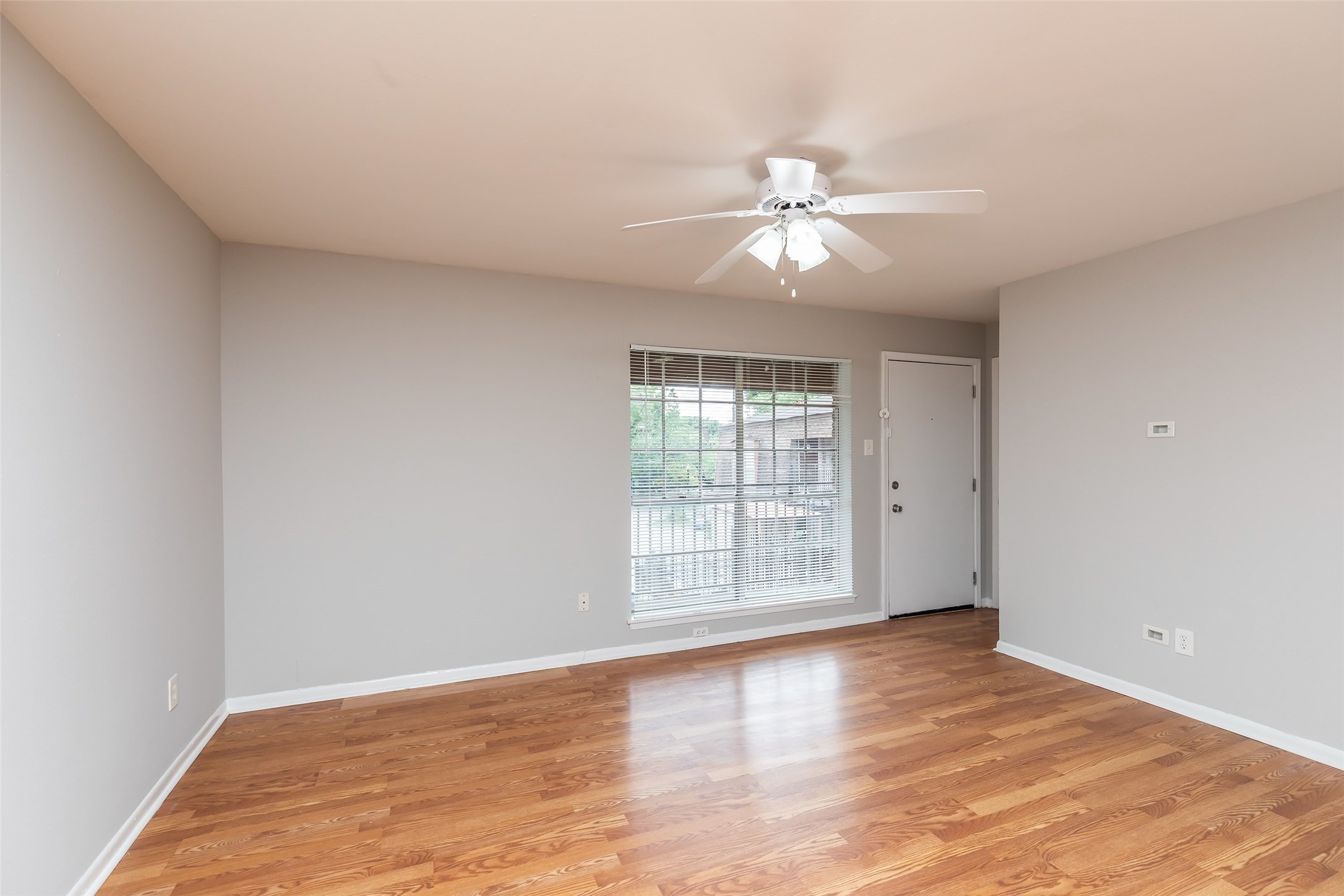 425 Emerson Street, #13, Houston, TX 77006 425 Emerson Street, #13, Houston, TX 77006