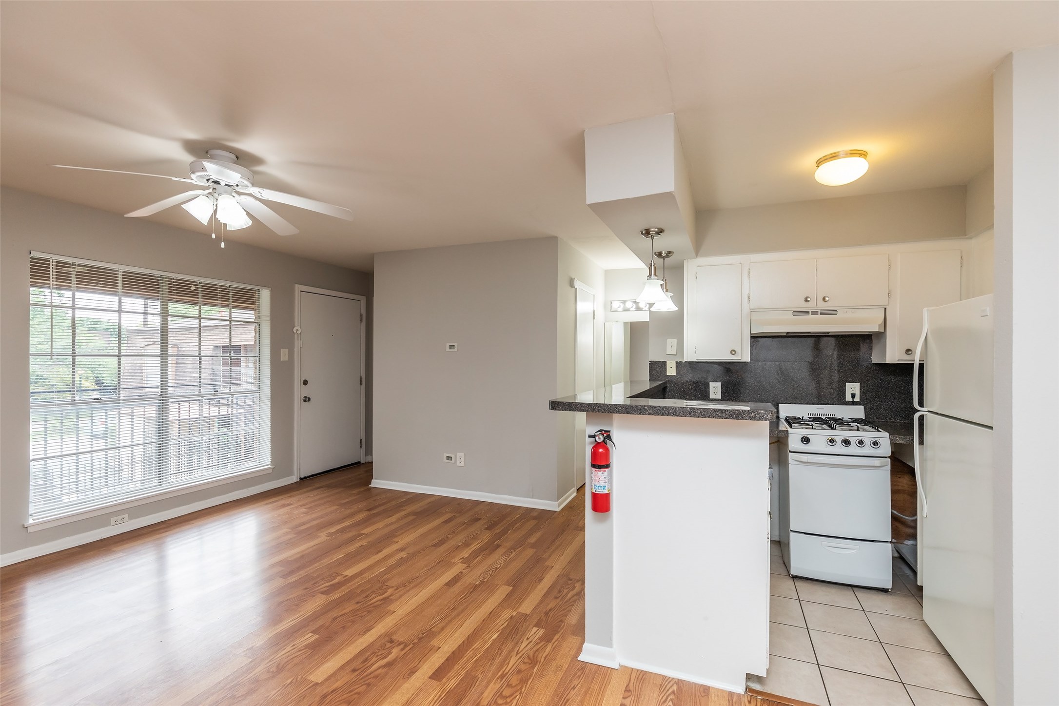 425 Emerson Street, #13, Houston, TX 77006 425 Emerson Street, #13, Houston, TX 77006