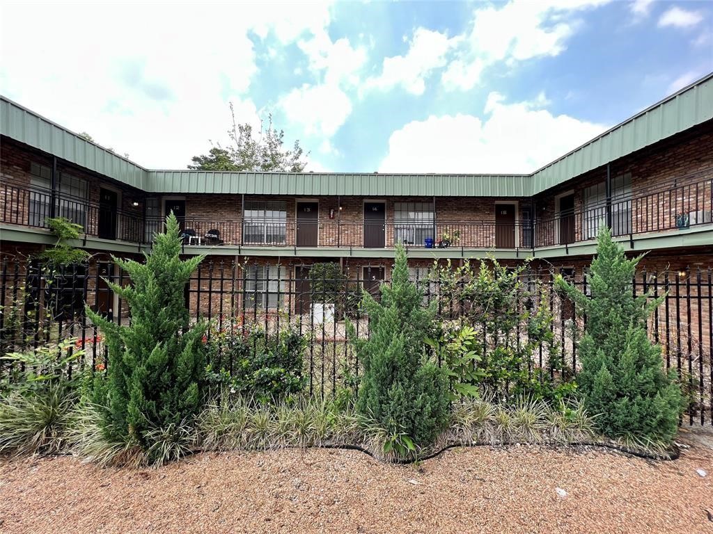 425 Emerson Street, #13, Houston, TX 77006