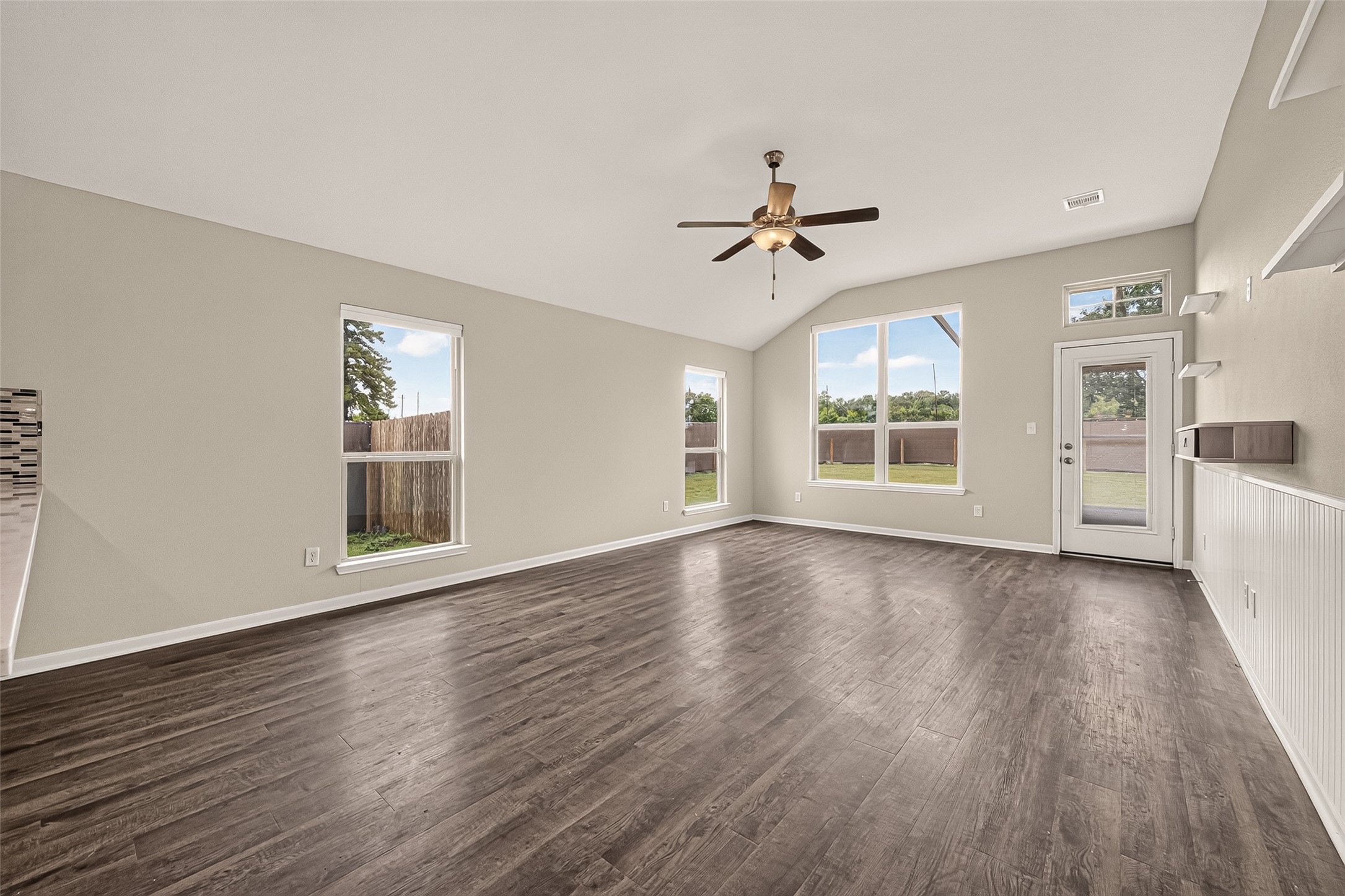 143 Brocks Lane, Montgomery, TX 77356