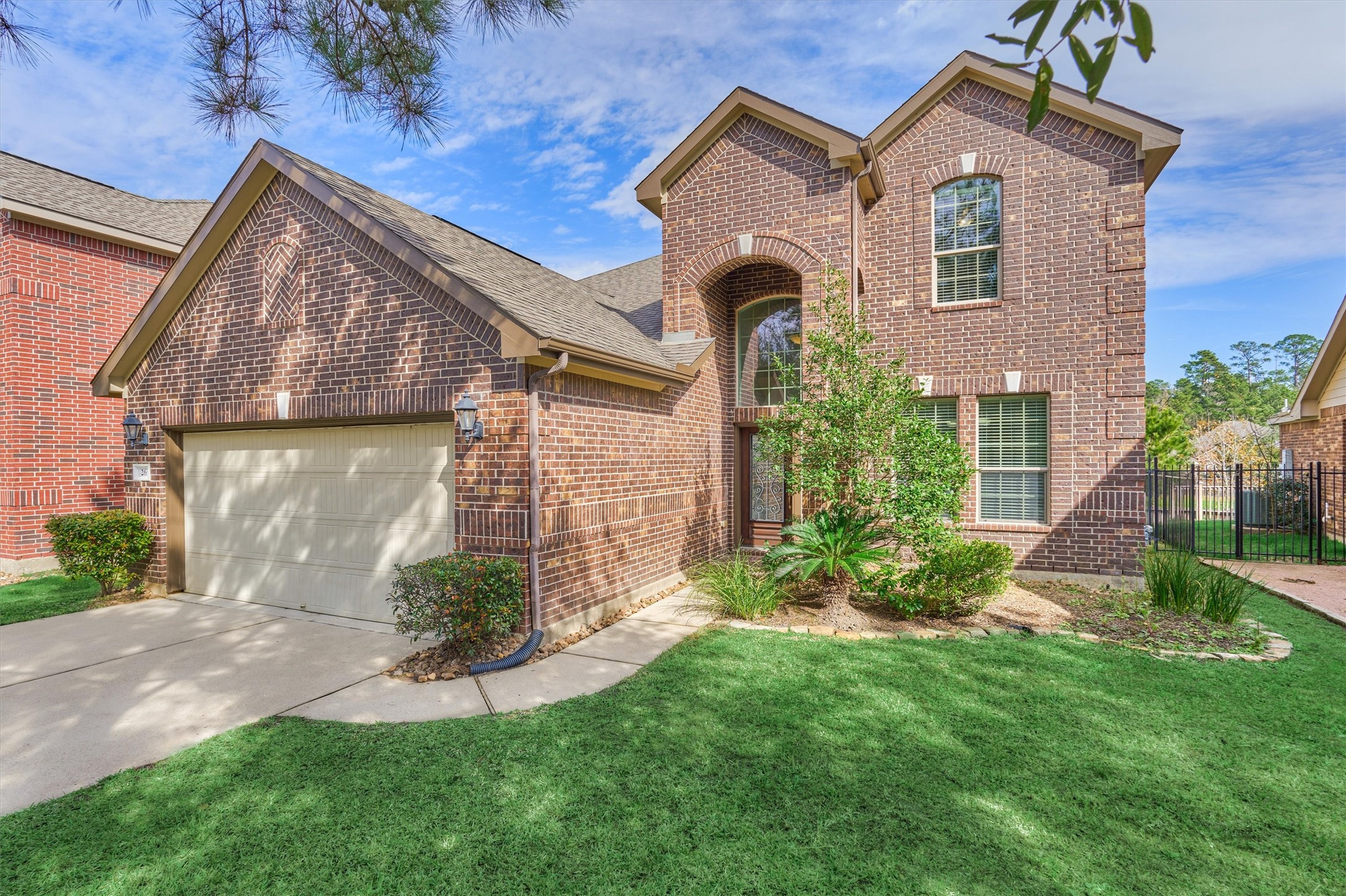 26 Black Swan Court, The Woodlands, TX 77354