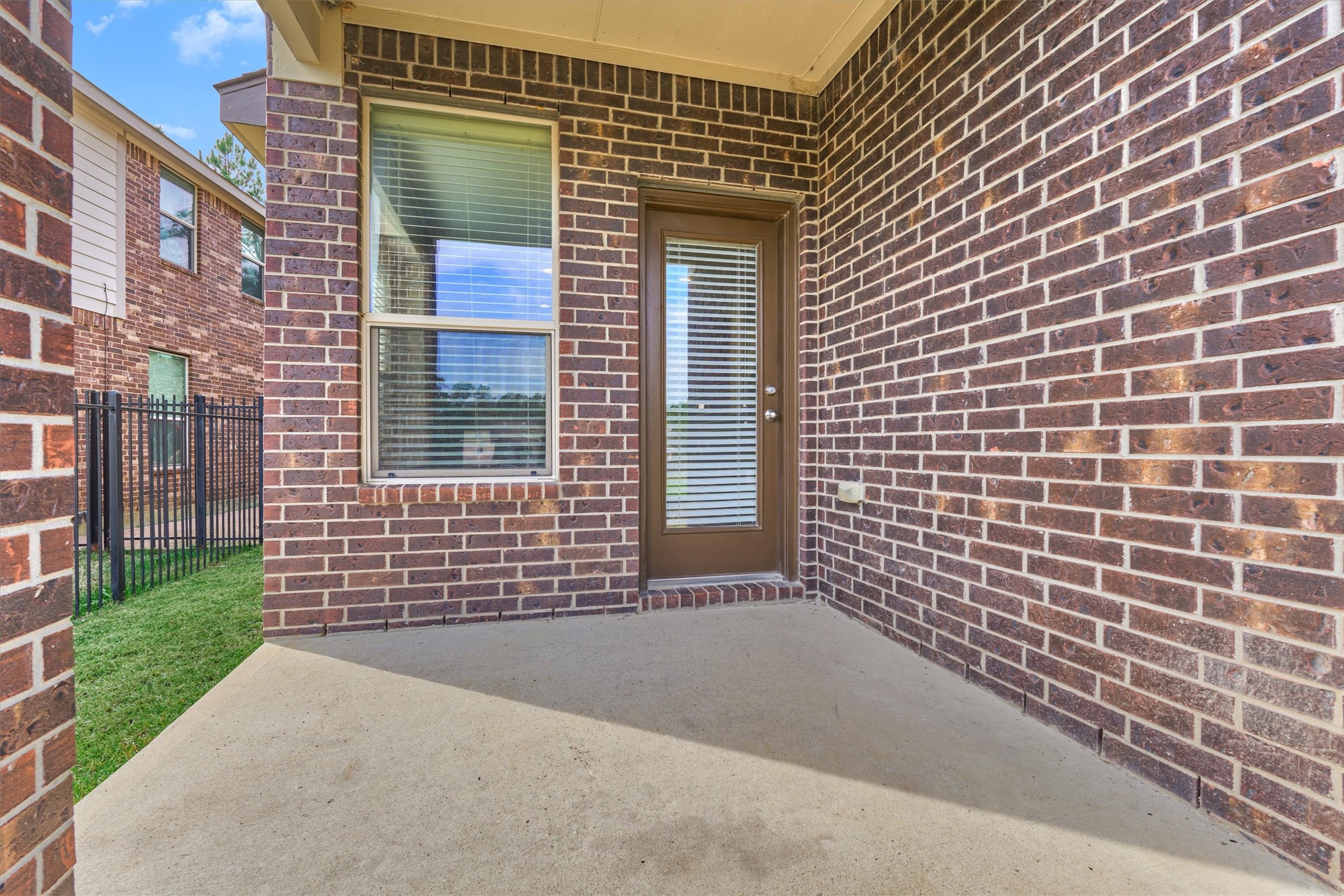 26 Black Swan Court, The Woodlands, TX 77354