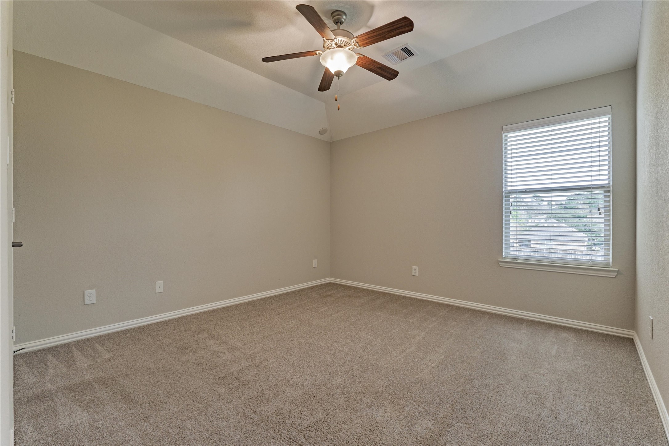 26 Black Swan Court, The Woodlands, TX 77354