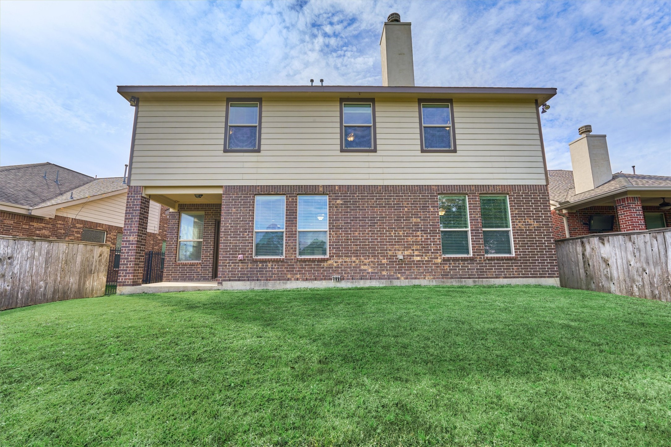 26 Black Swan Court, The Woodlands, TX 77354