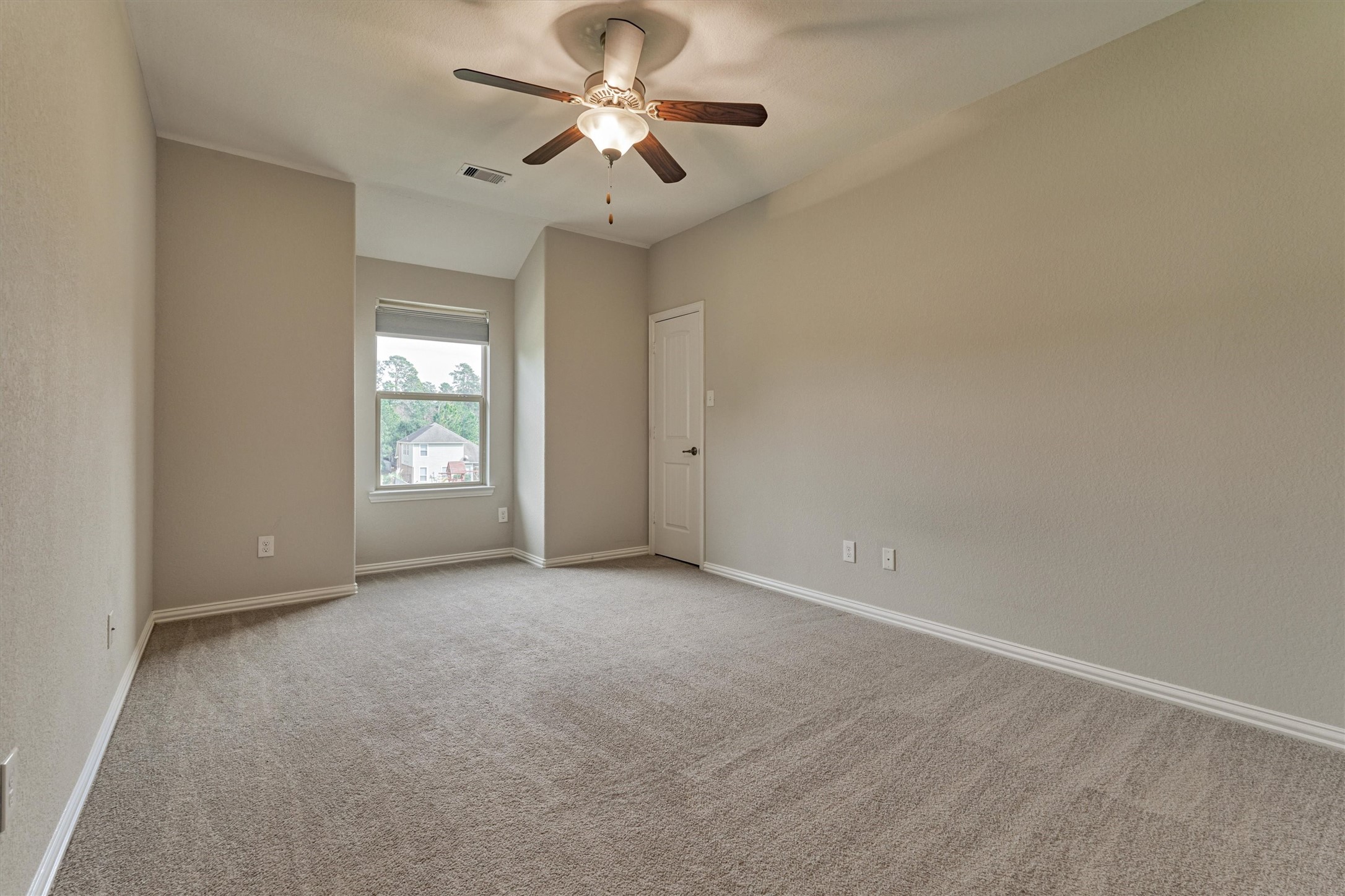 26 Black Swan Court, The Woodlands, TX 77354