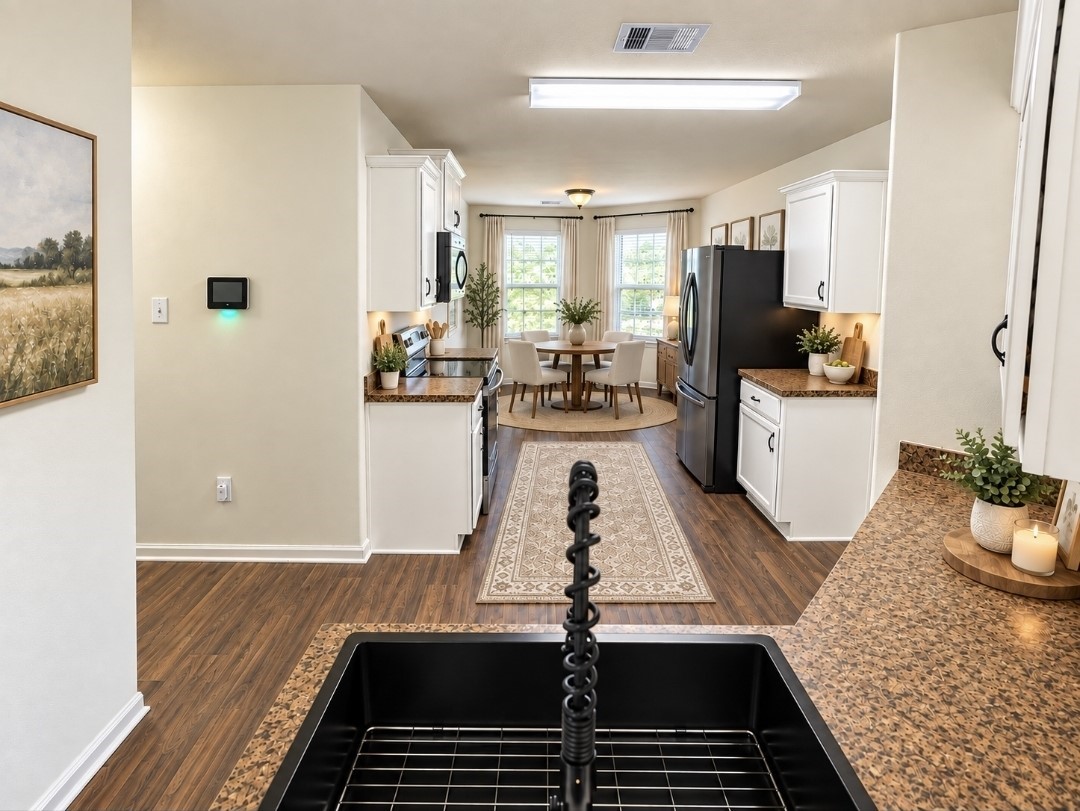 12221 Seacrest Lane, Texas City, TX 77568