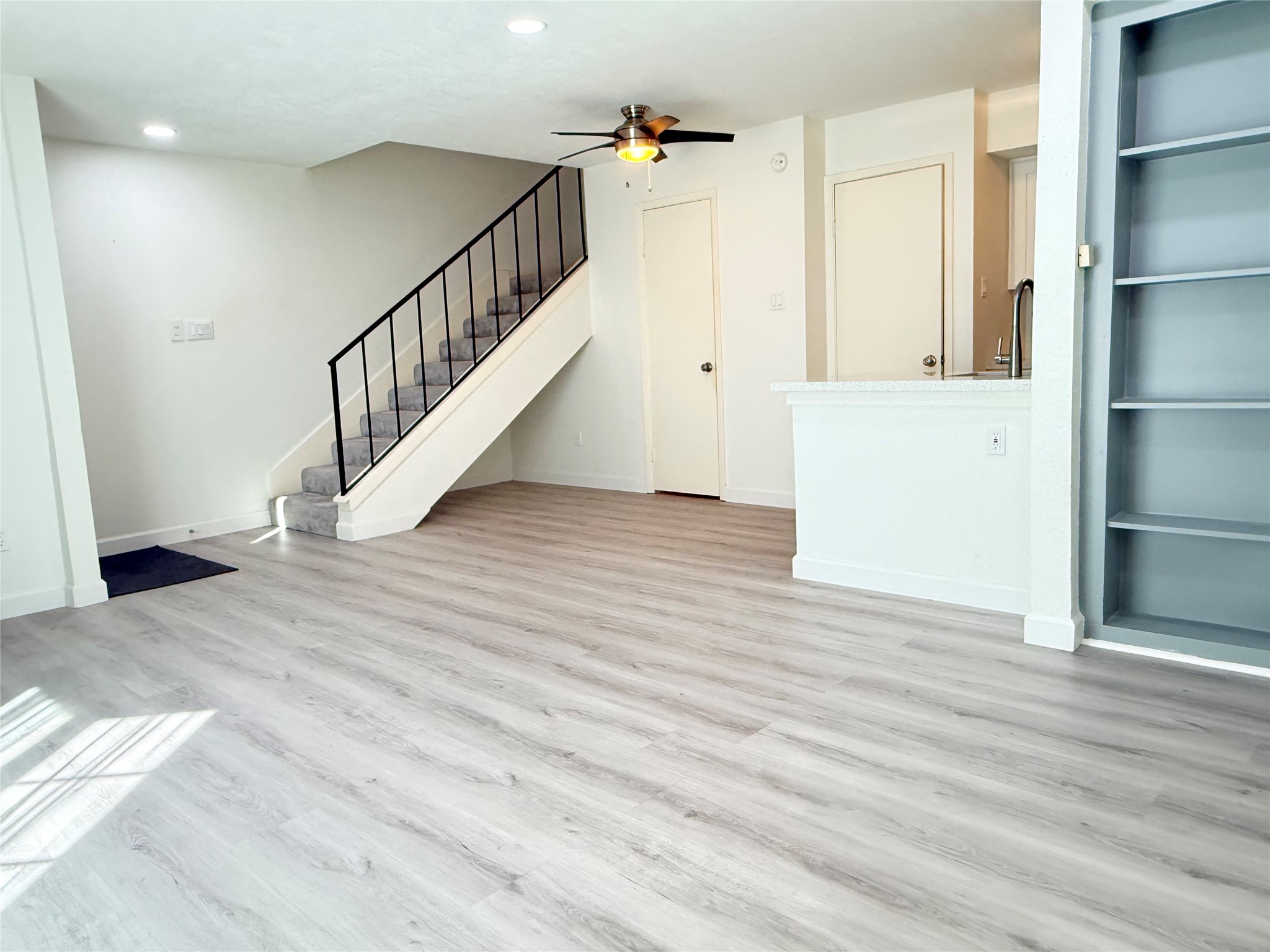 Great space for large furniture and lots of company!