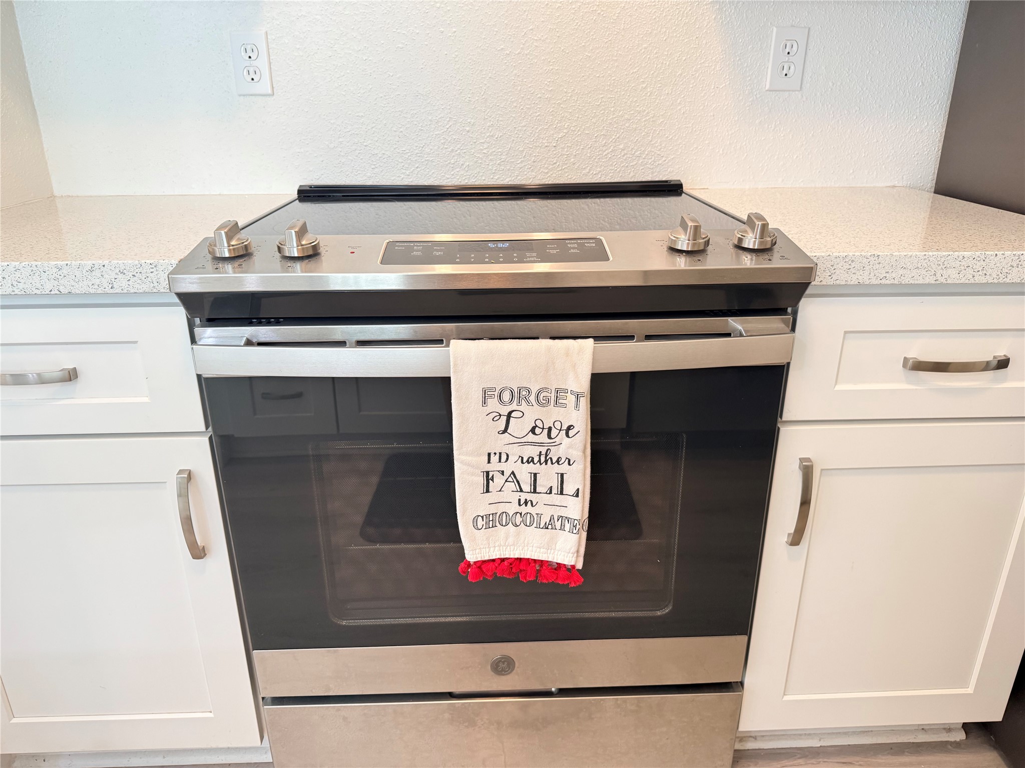 Upgraded appliances are just one of the many upgrades in the lovely condo!