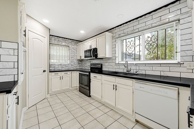 11451 Gracechurch Drive, Houston, TX 77066