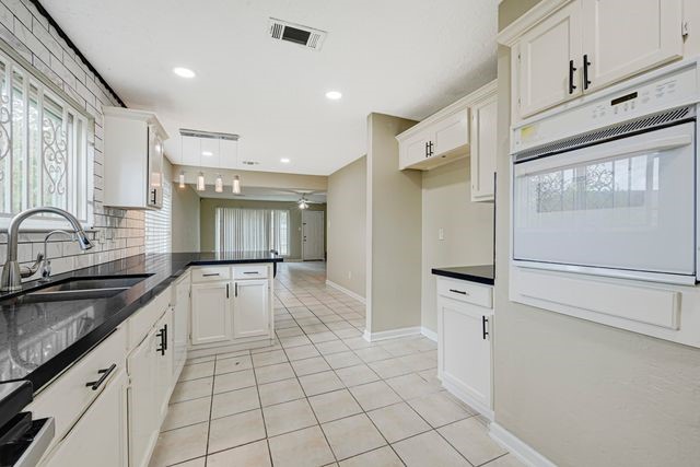 11451 Gracechurch Drive, Houston, TX 77066 11451 Gracechurch Drive, Houston, TX 77066