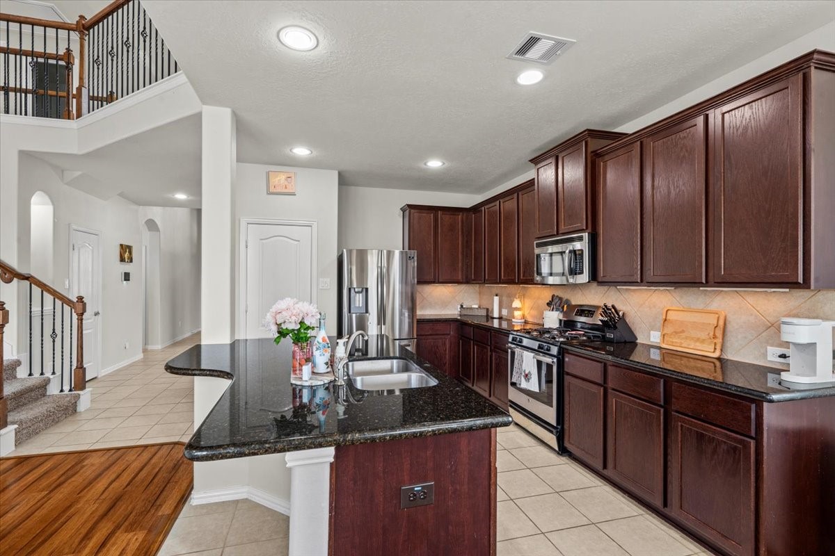 2871 Ginger Cove Lane, Dickinson, TX 77539 2871 Ginger Cove Lane, Dickinson, TX 77539