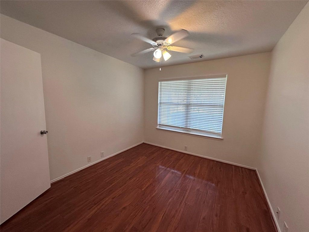 10307 Logan Bridge Lane, Sugar Land, TX 77498
