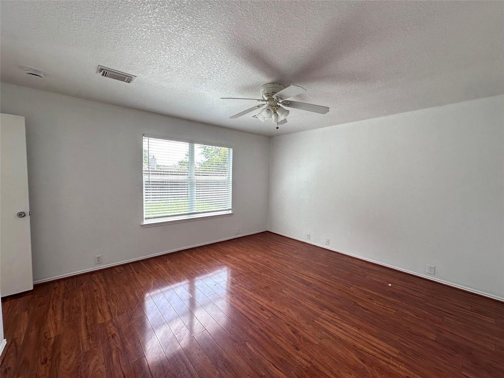 10307 Logan Bridge Lane, Sugar Land, TX 77498