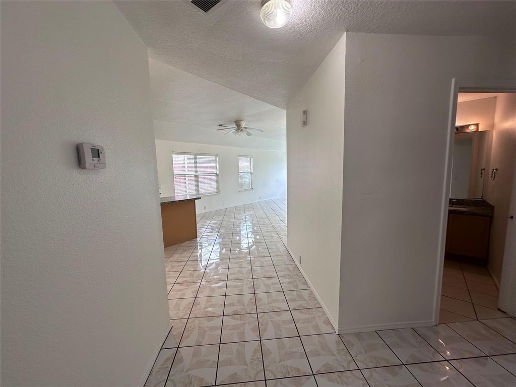10307 Logan Bridge Lane, Sugar Land, TX 77498