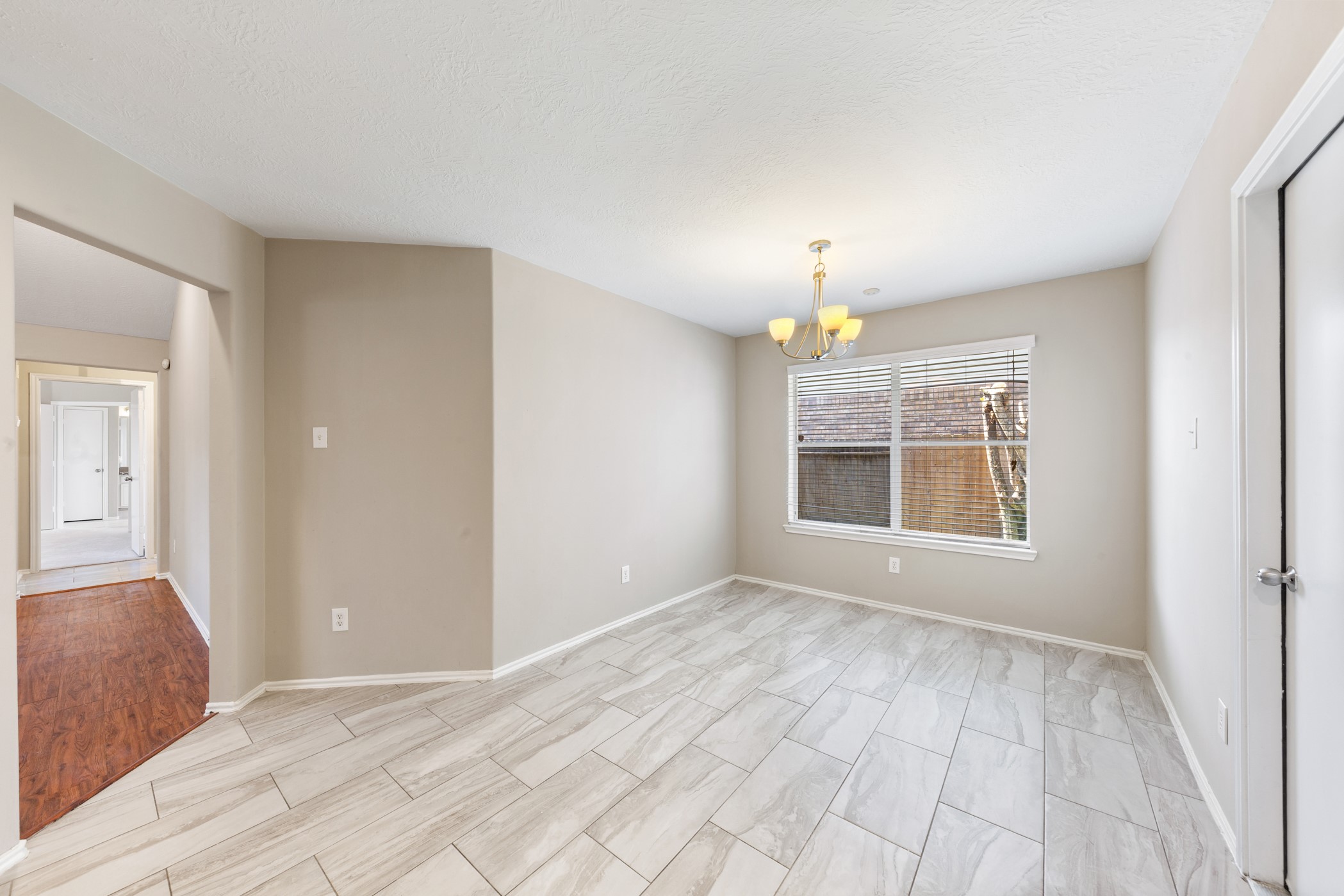 1111 Magnolia Dale Drive, Fresno, TX 77545