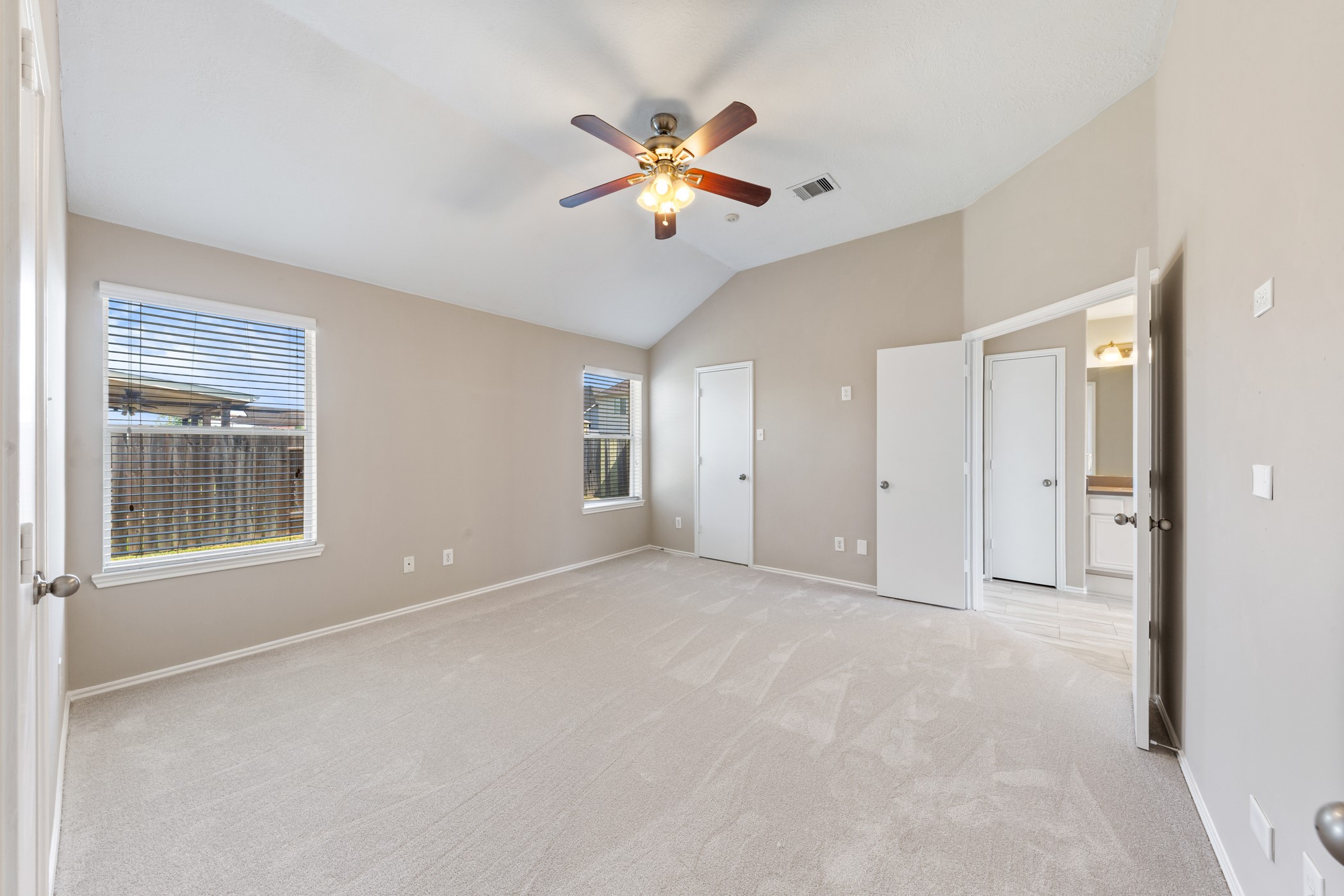1111 Magnolia Dale Drive, Fresno, TX 77545