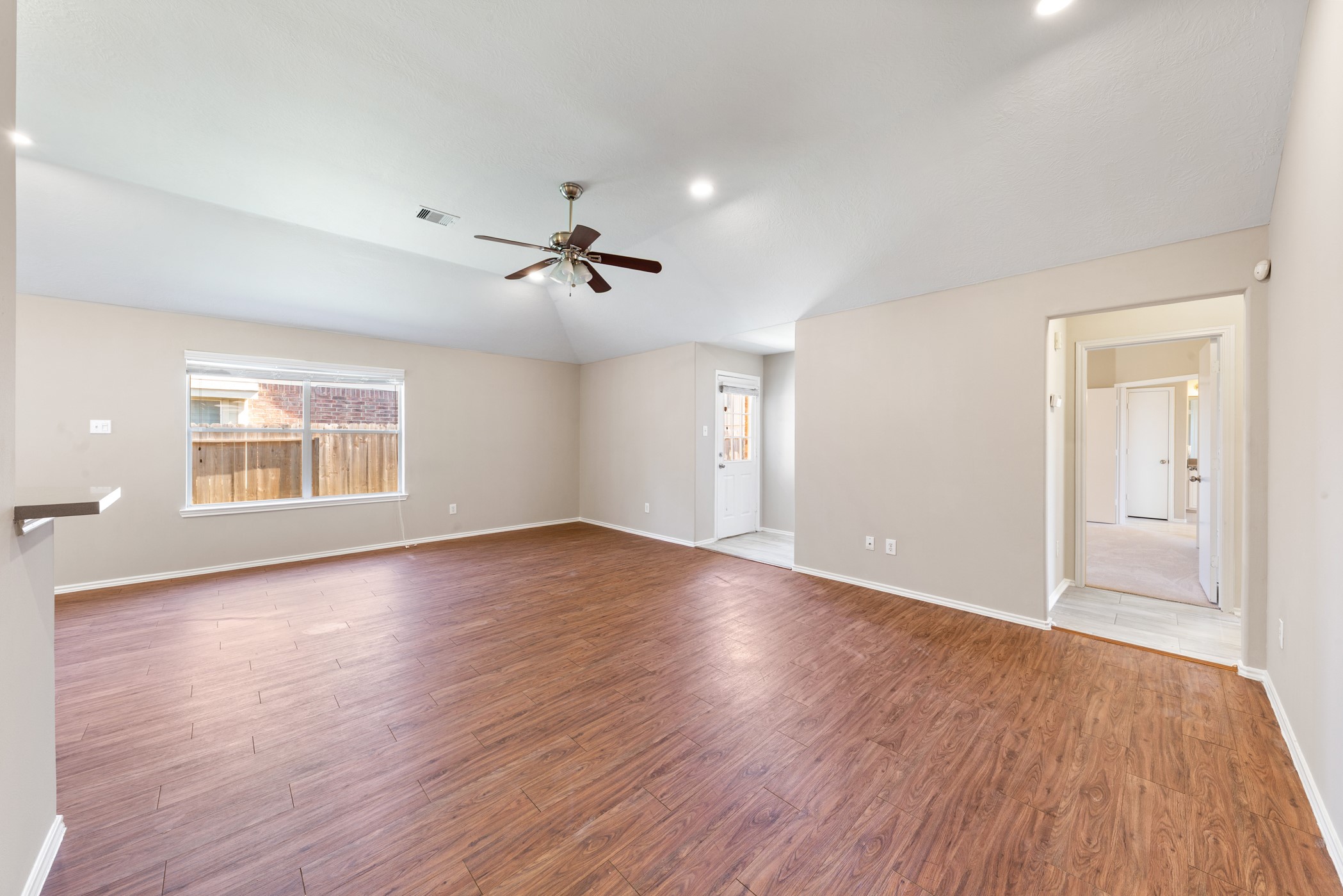 1111 Magnolia Dale Drive, Fresno, TX 77545