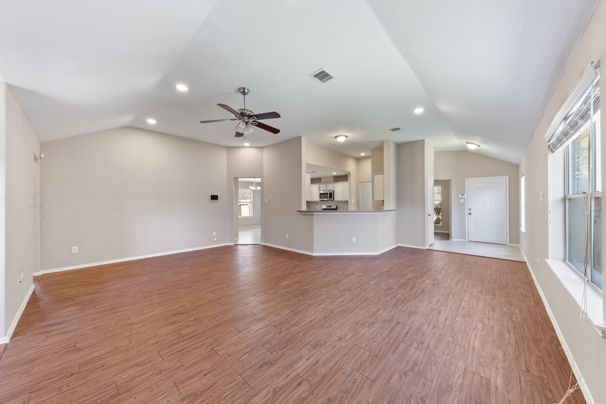 1111 Magnolia Dale Drive, Fresno, TX 77545