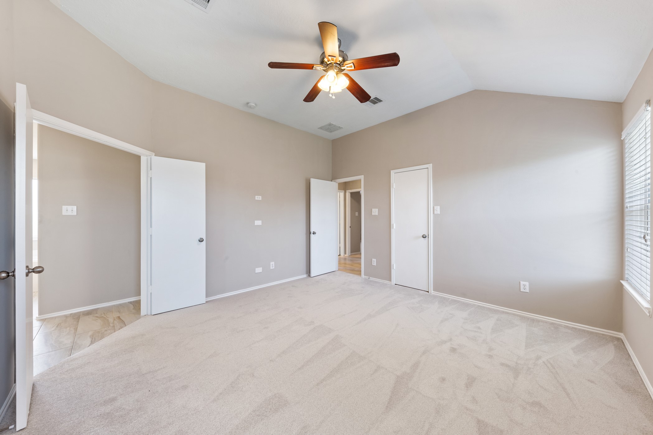 1111 Magnolia Dale Drive, Fresno, TX 77545