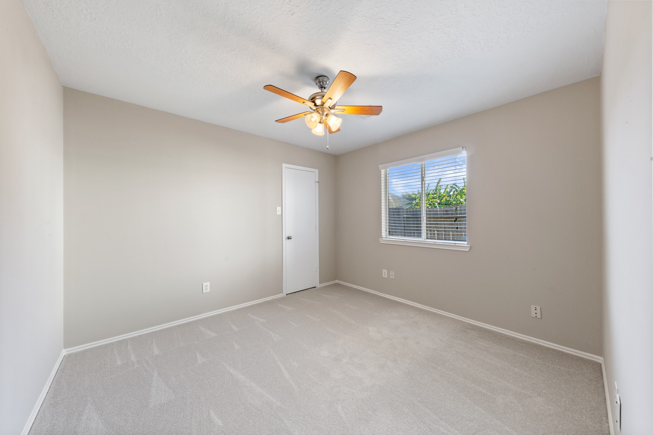 1111 Magnolia Dale Drive, Fresno, TX 77545