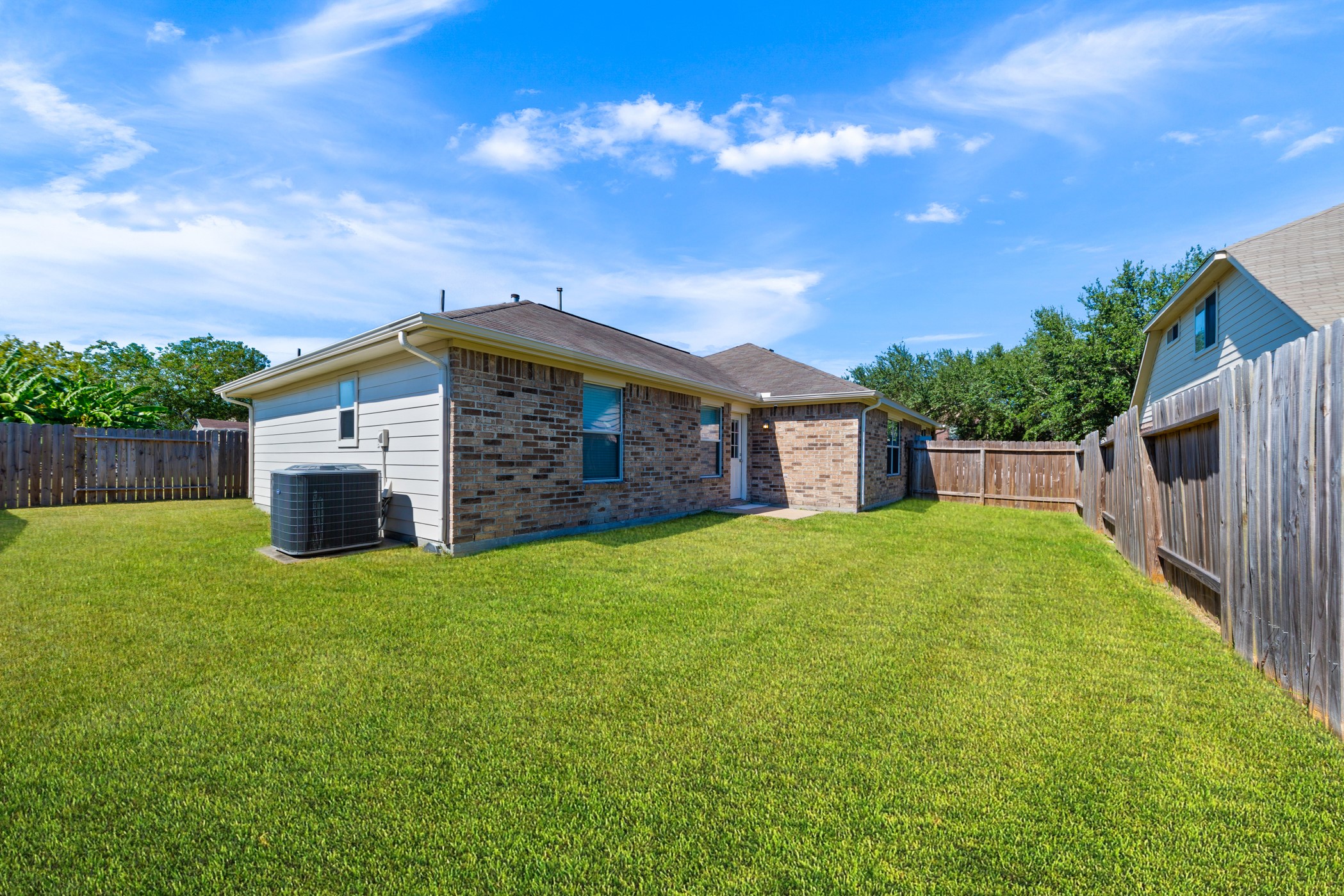1111 Magnolia Dale Drive, Fresno, TX 77545