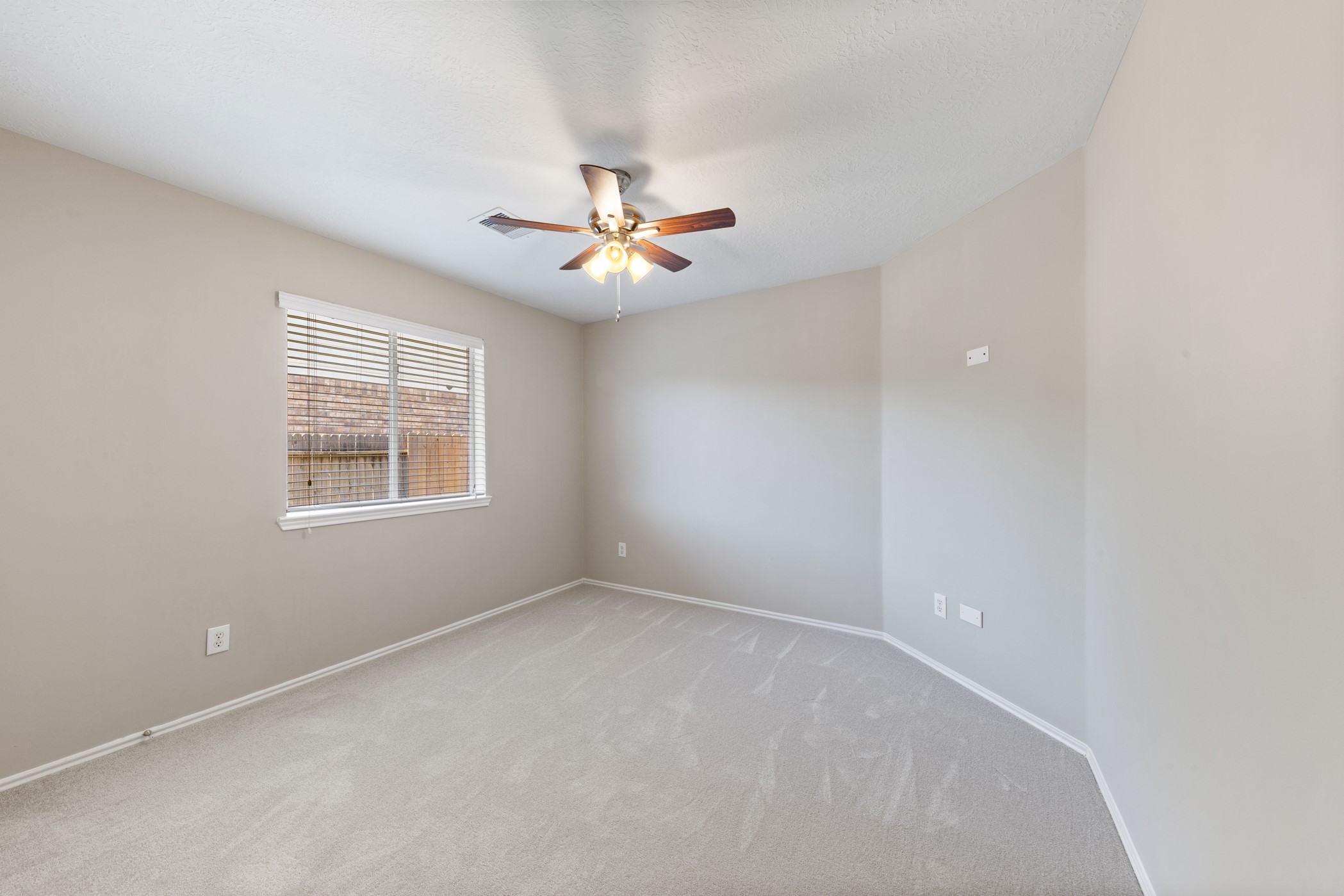 1111 Magnolia Dale Drive, Fresno, TX 77545
