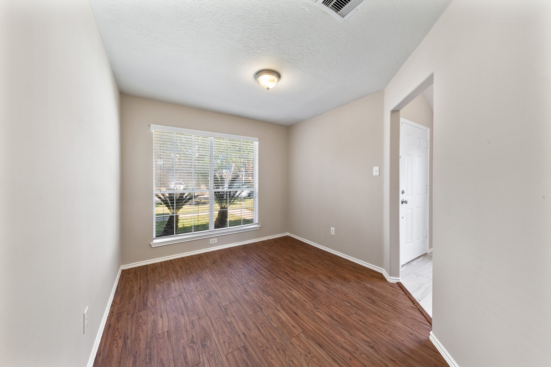1111 Magnolia Dale Drive, Fresno, TX 77545