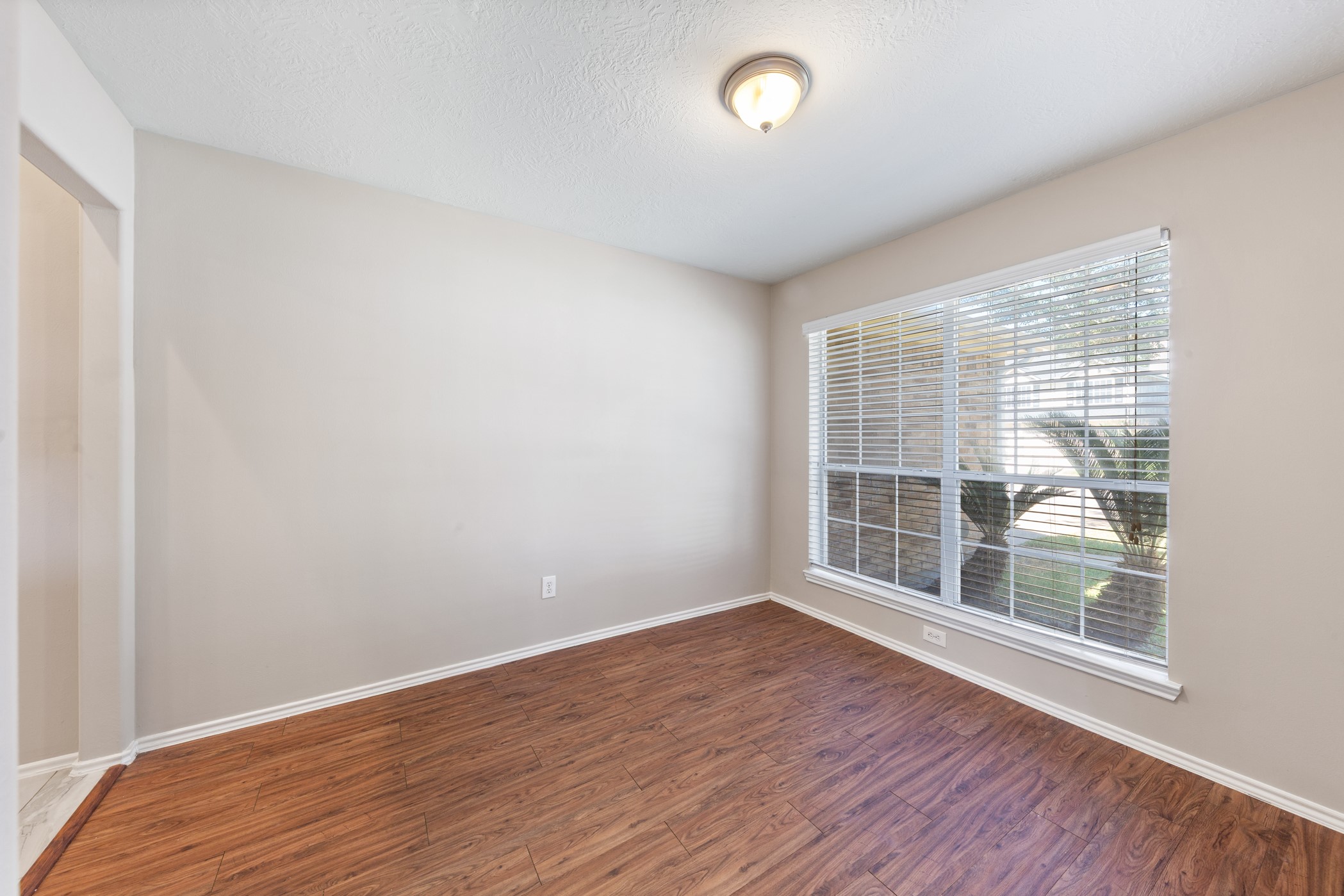 1111 Magnolia Dale Drive, Fresno, TX 77545