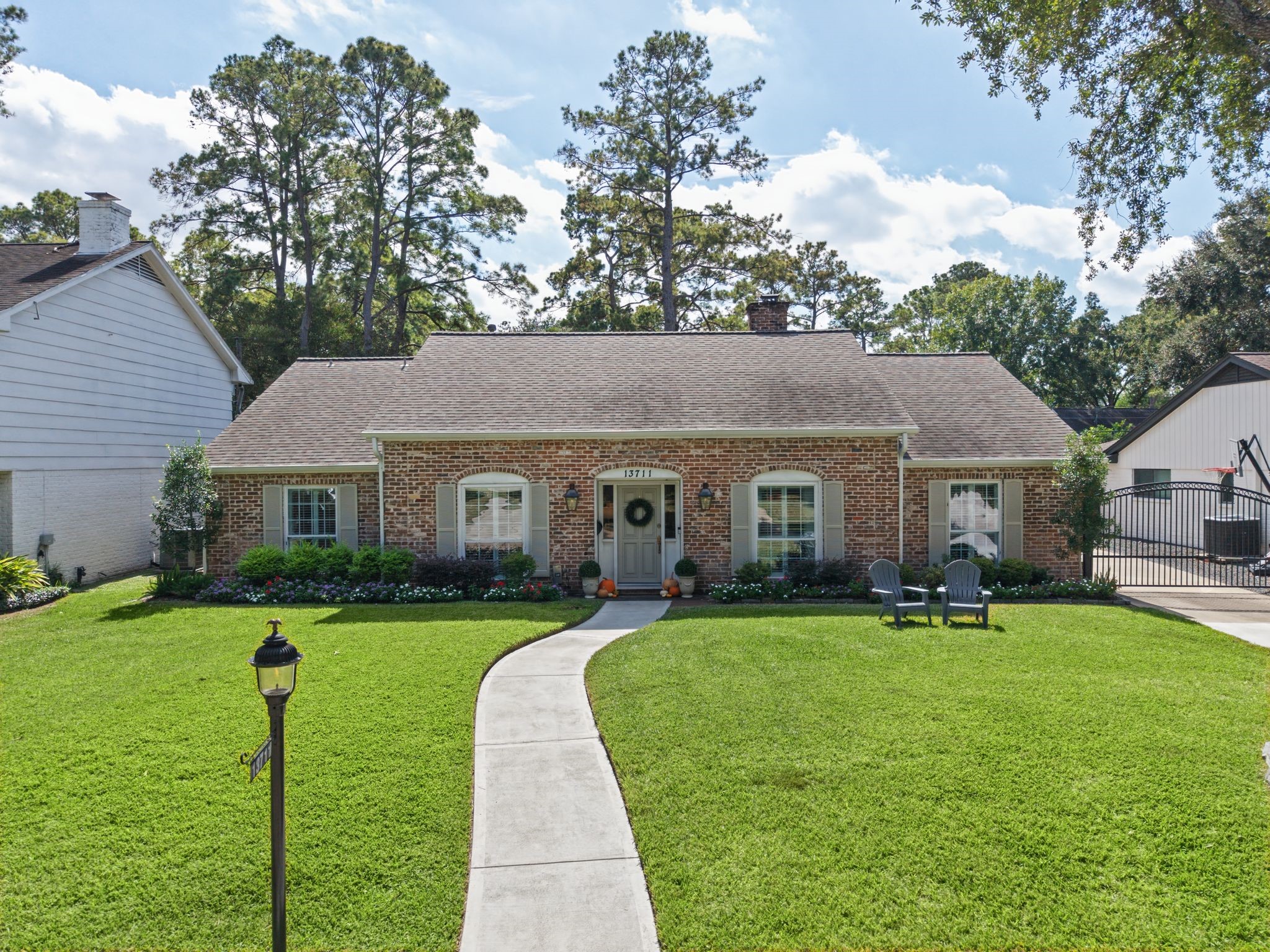 13711 Kingsride Lane, Houston, TX 77079 13711 Kingsride Lane, Houston, TX 77079