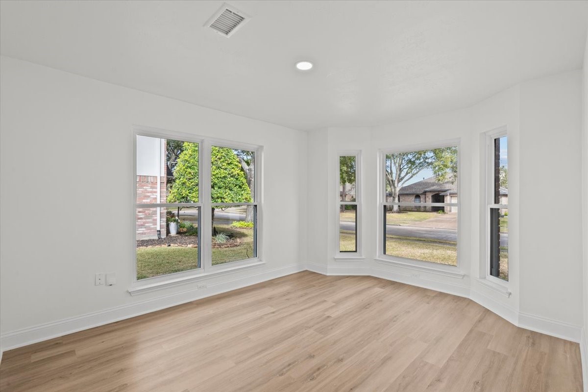 Secondary bedroom