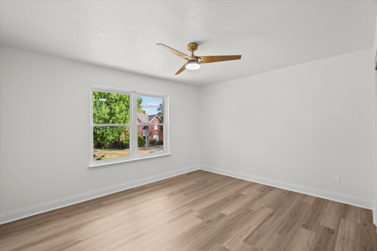 Secondary bedroom