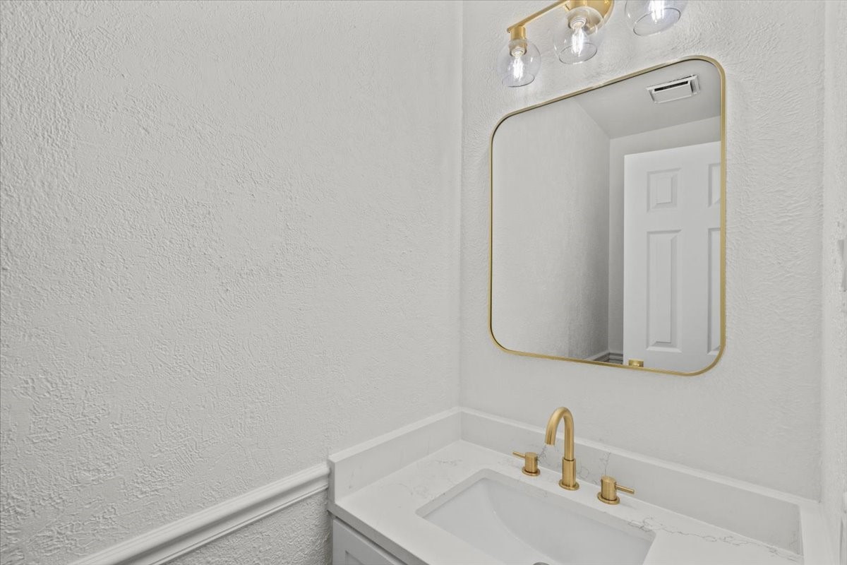 Downstairs secondary toilet room