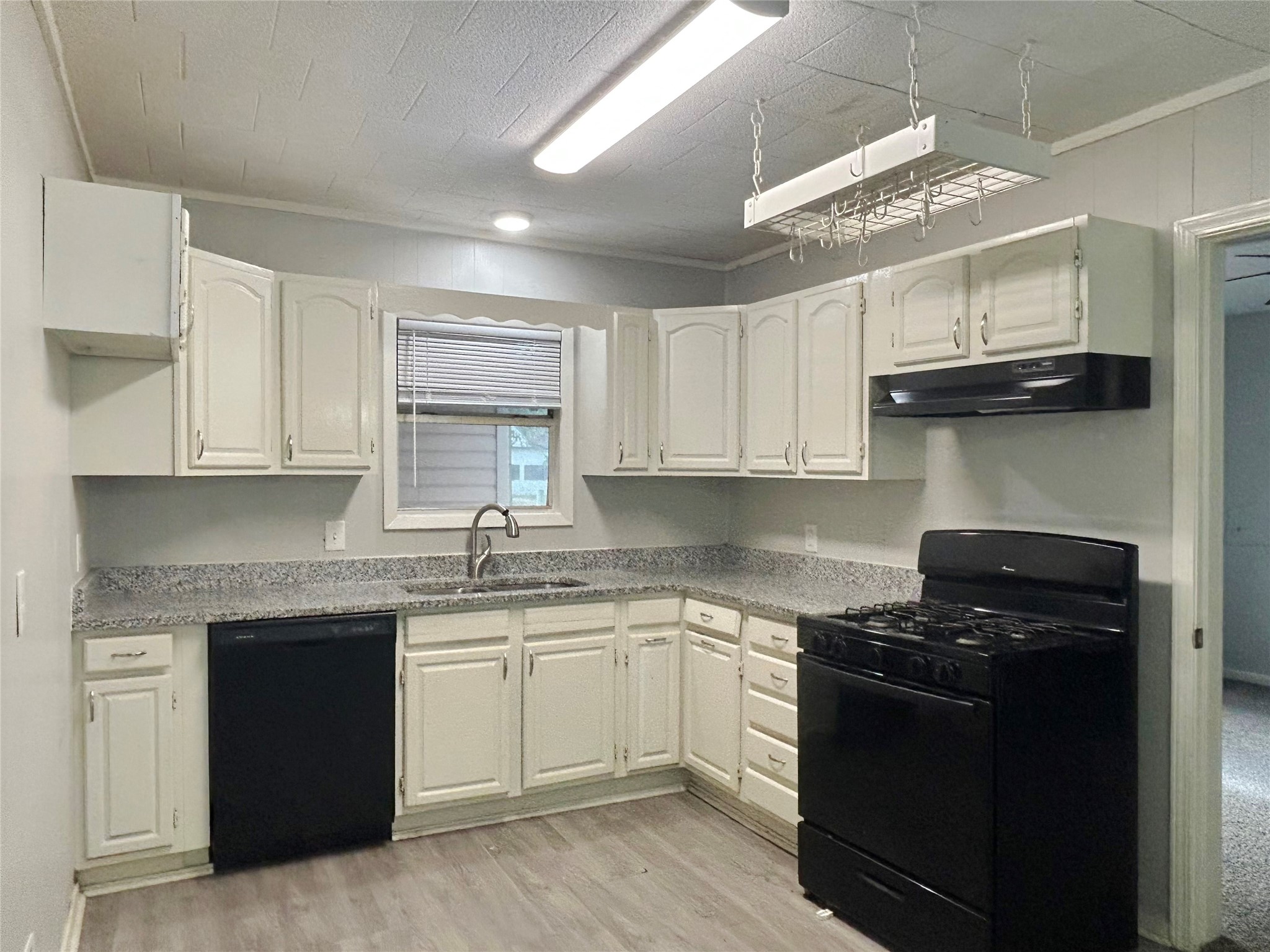 2918 3rd Avenue N, Texas City, TX 77590