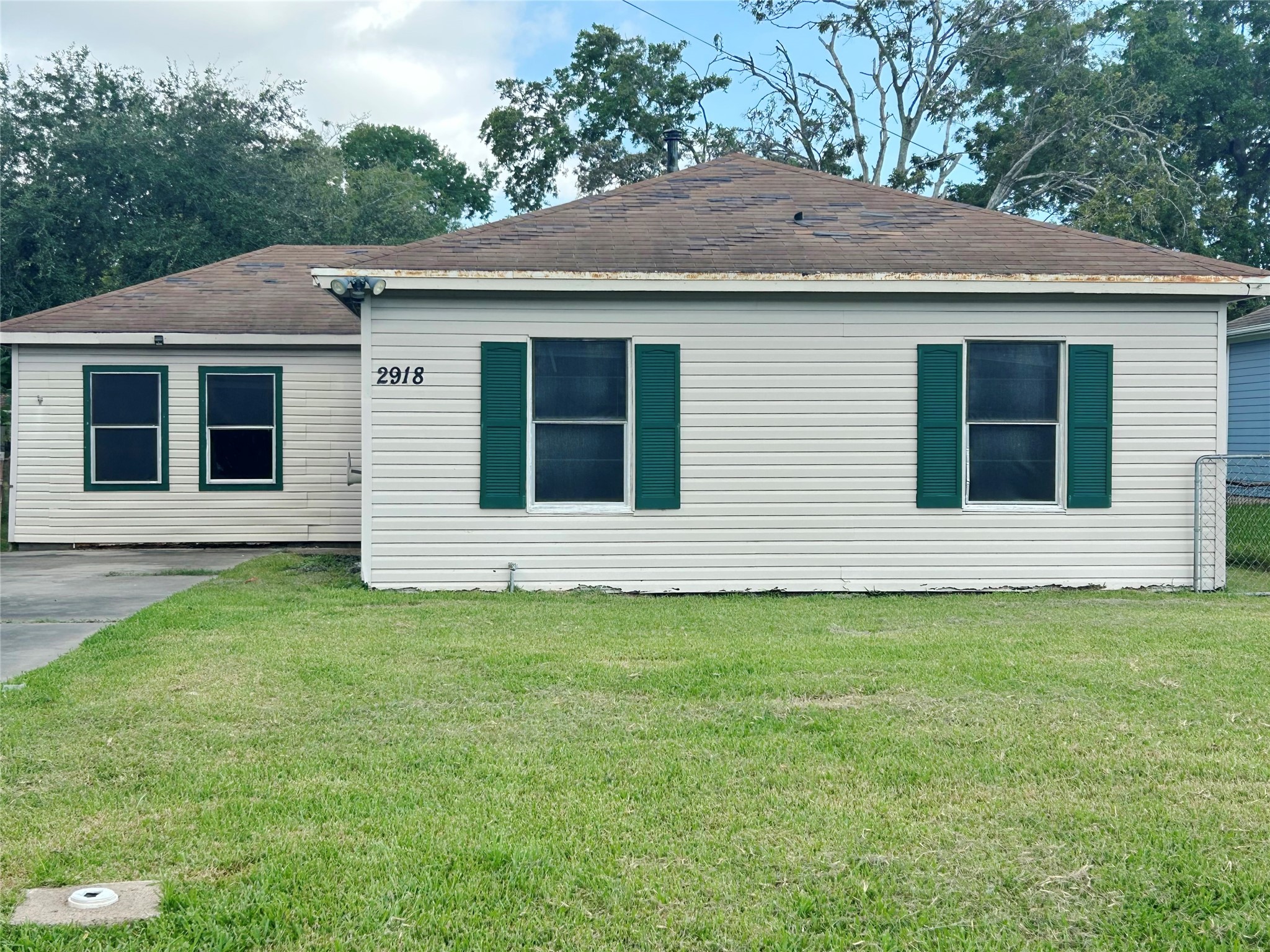 2918 3rd Avenue N, Texas City, TX 77590