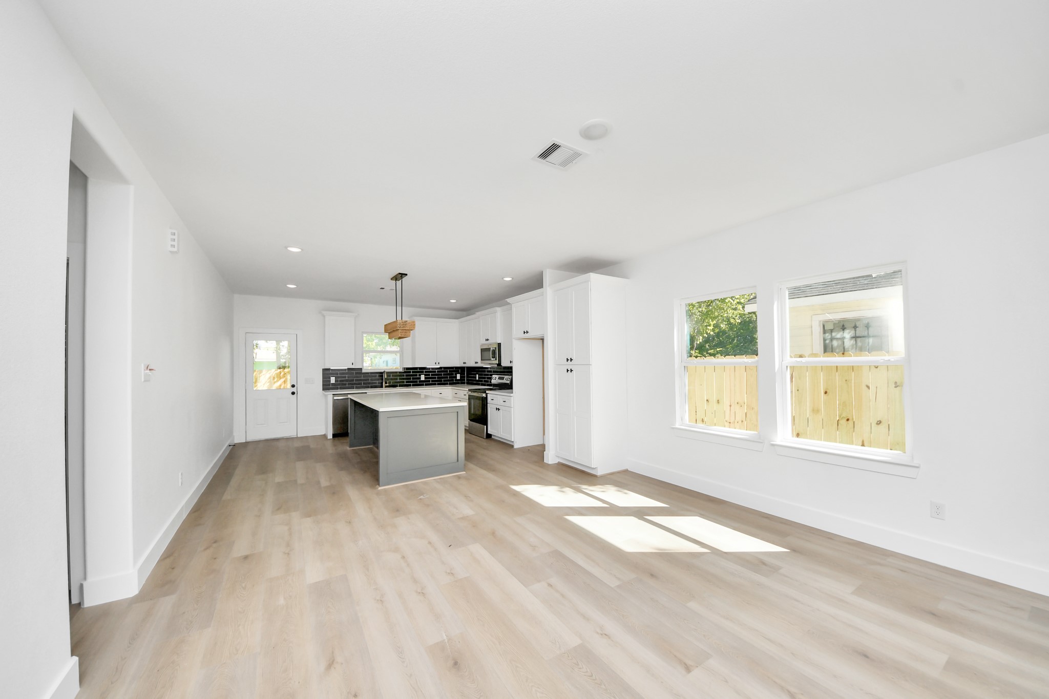 8235 Canyon Street, Houston, TX 77051