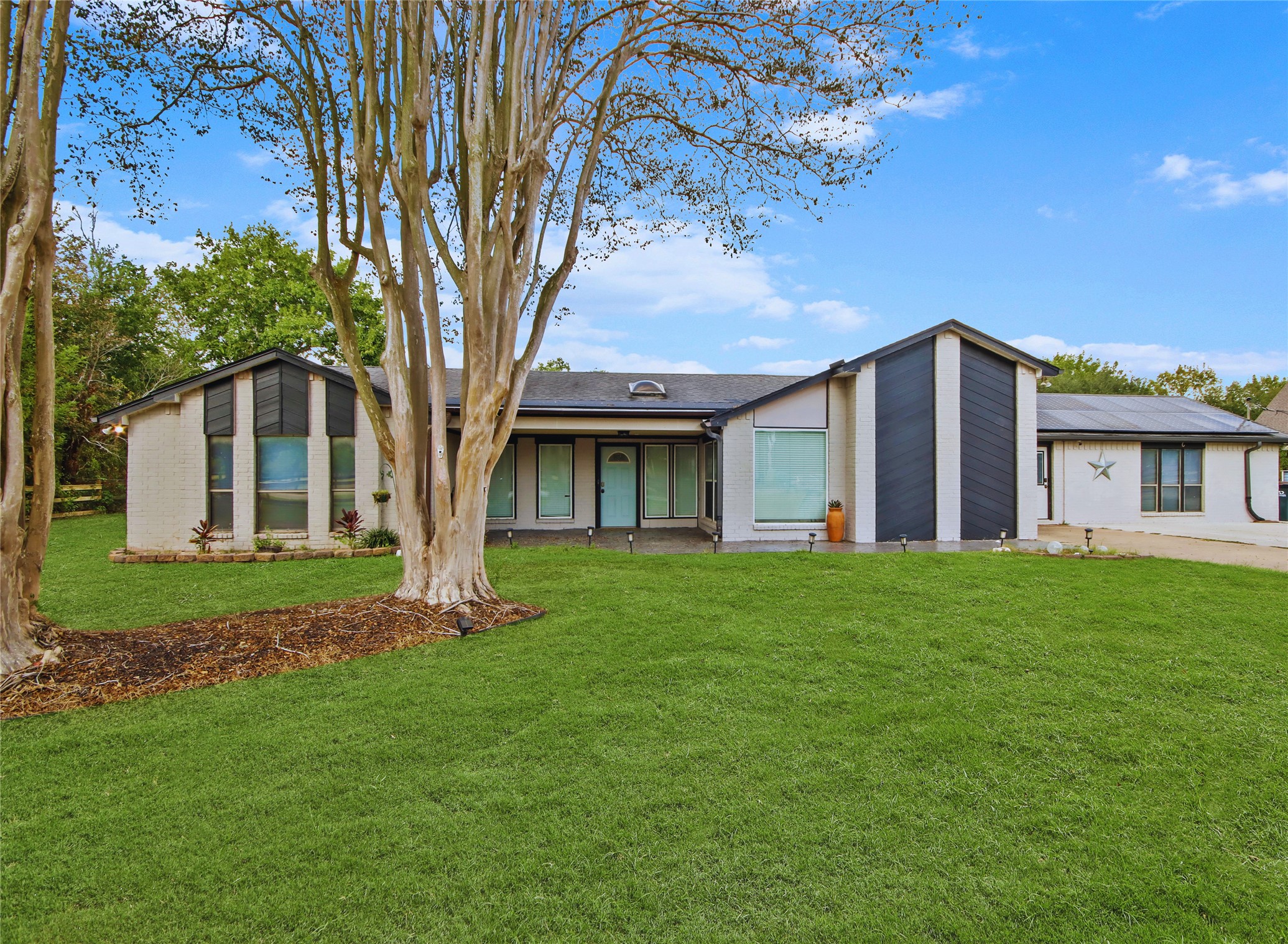 Thank you for viewing our listing. We'd love to show you this home! Call us today to schedule your private showing.