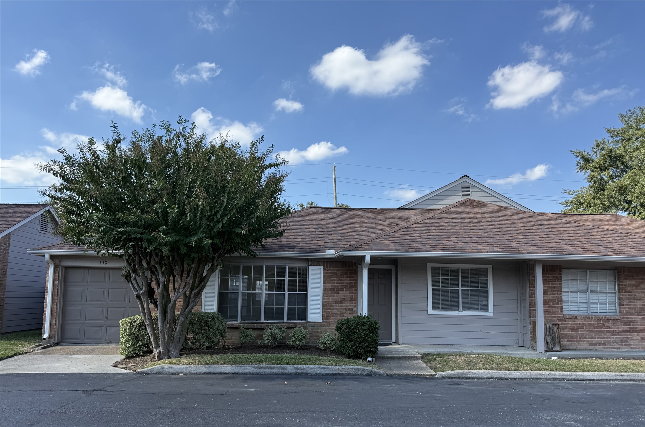 One story townhome in charming community One story townhome in charming community