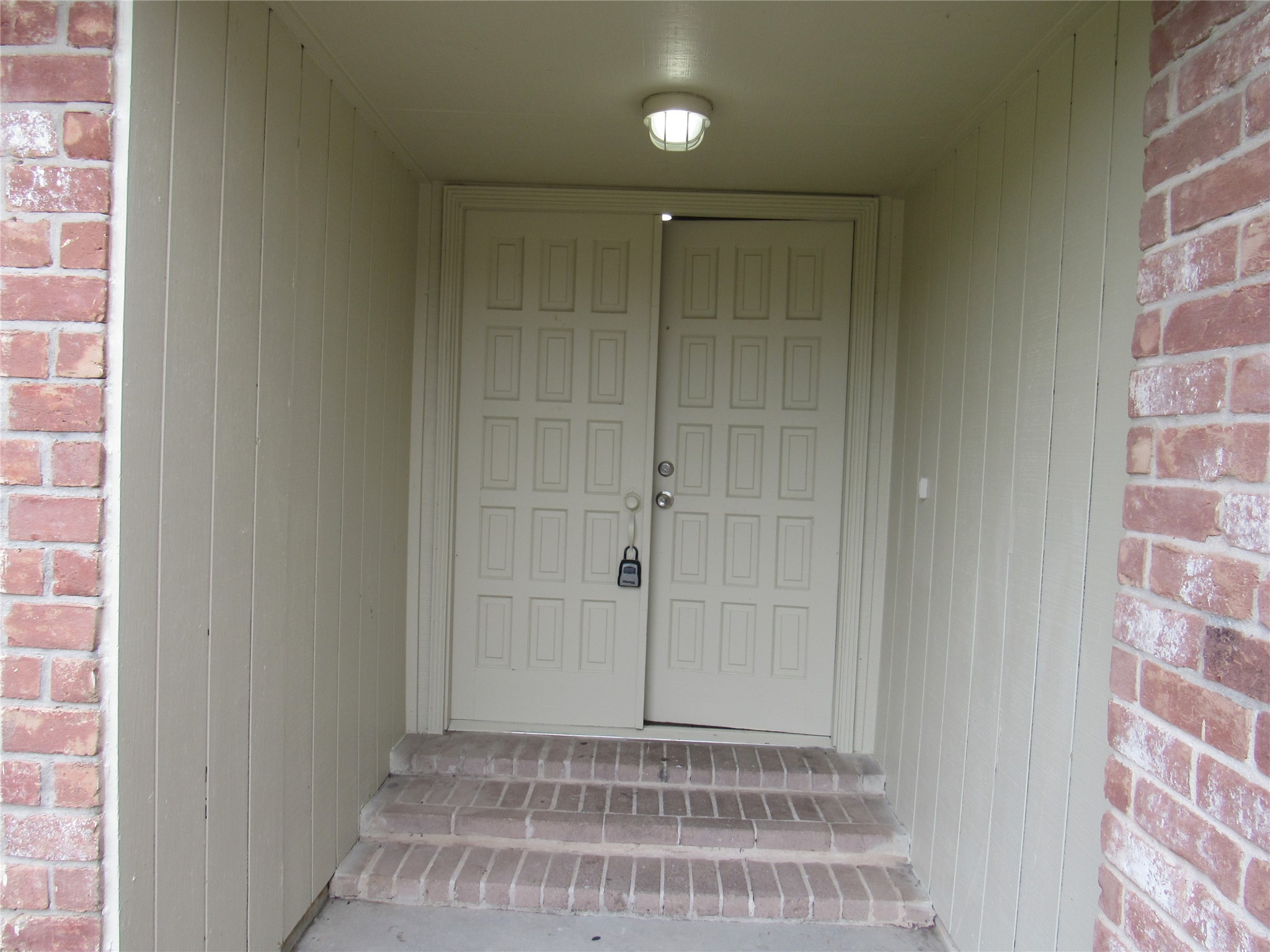 Double door to enter the house.