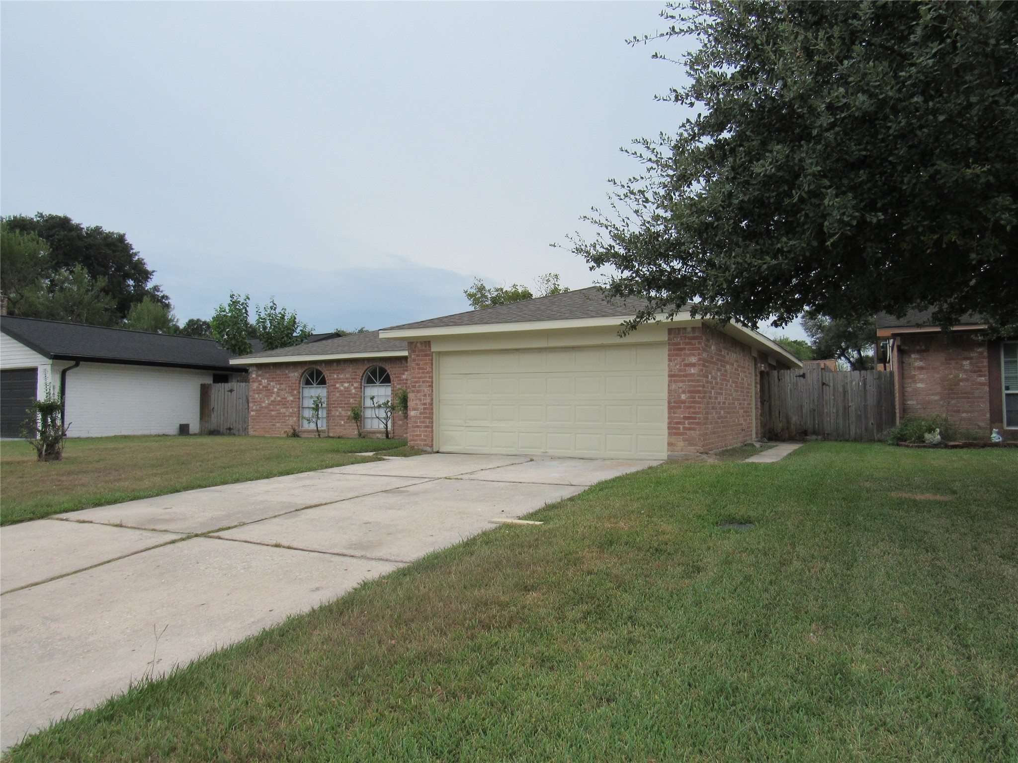 Right side view of the House.