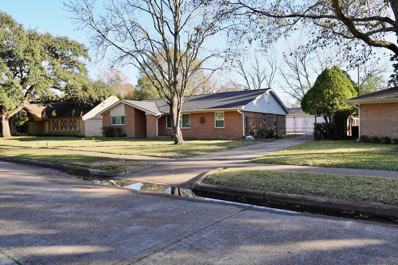 5715 Portal Drive, Houston, TX 77096