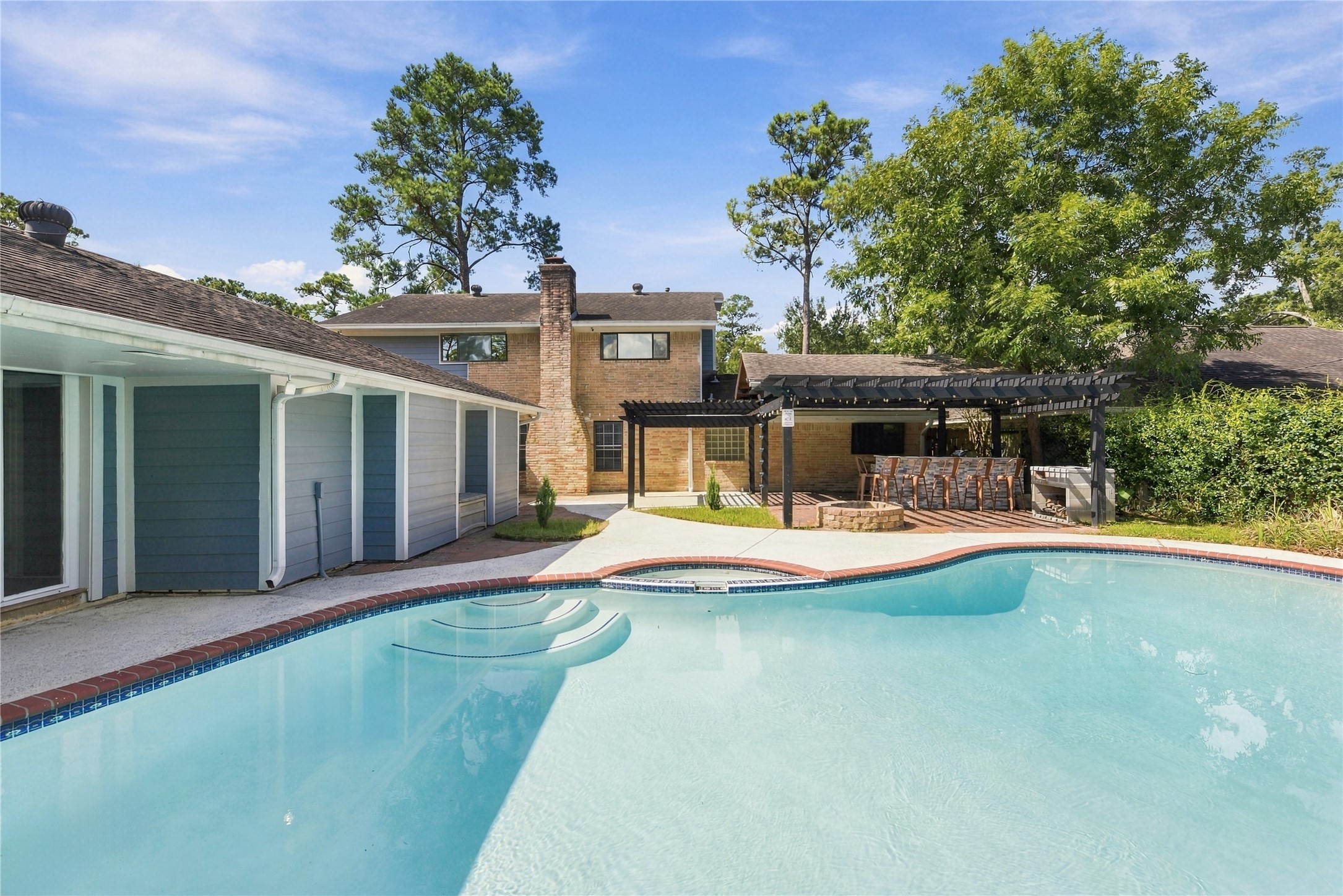 2711 WILLIAMSBURG DRIVE, Dickinson, TX 77539