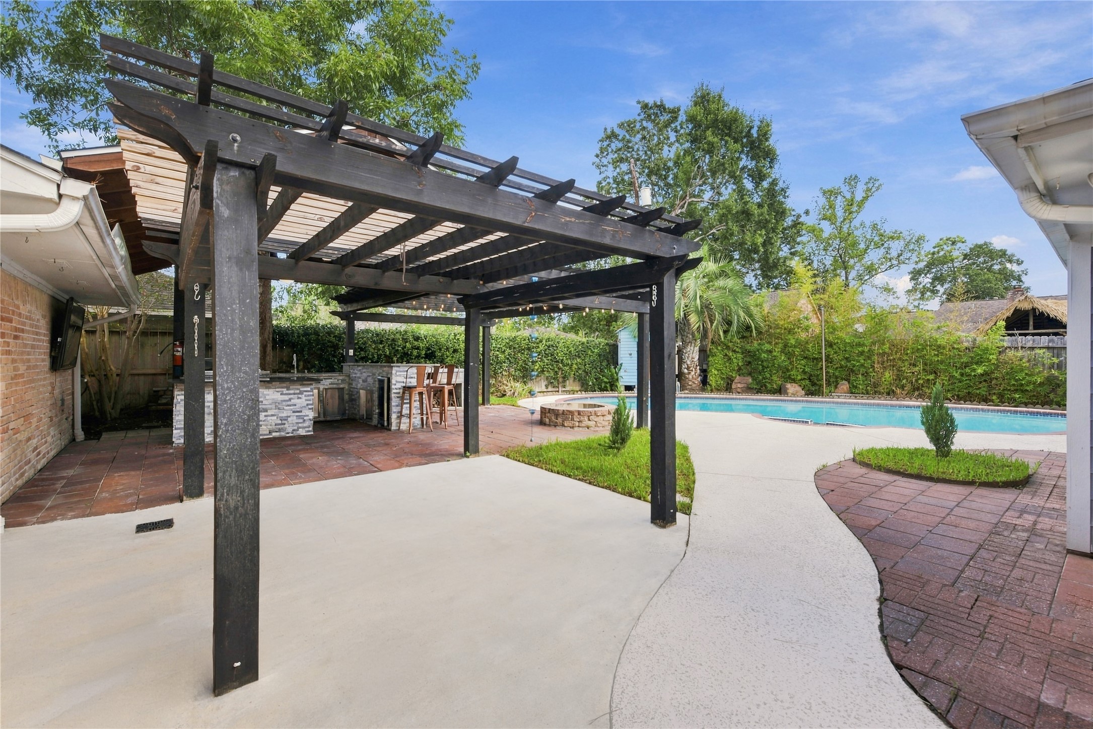 2711 WILLIAMSBURG DRIVE, Dickinson, TX 77539